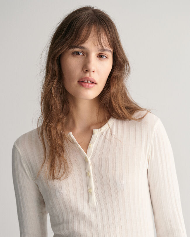 Ribbstickad långärmad farfarströja