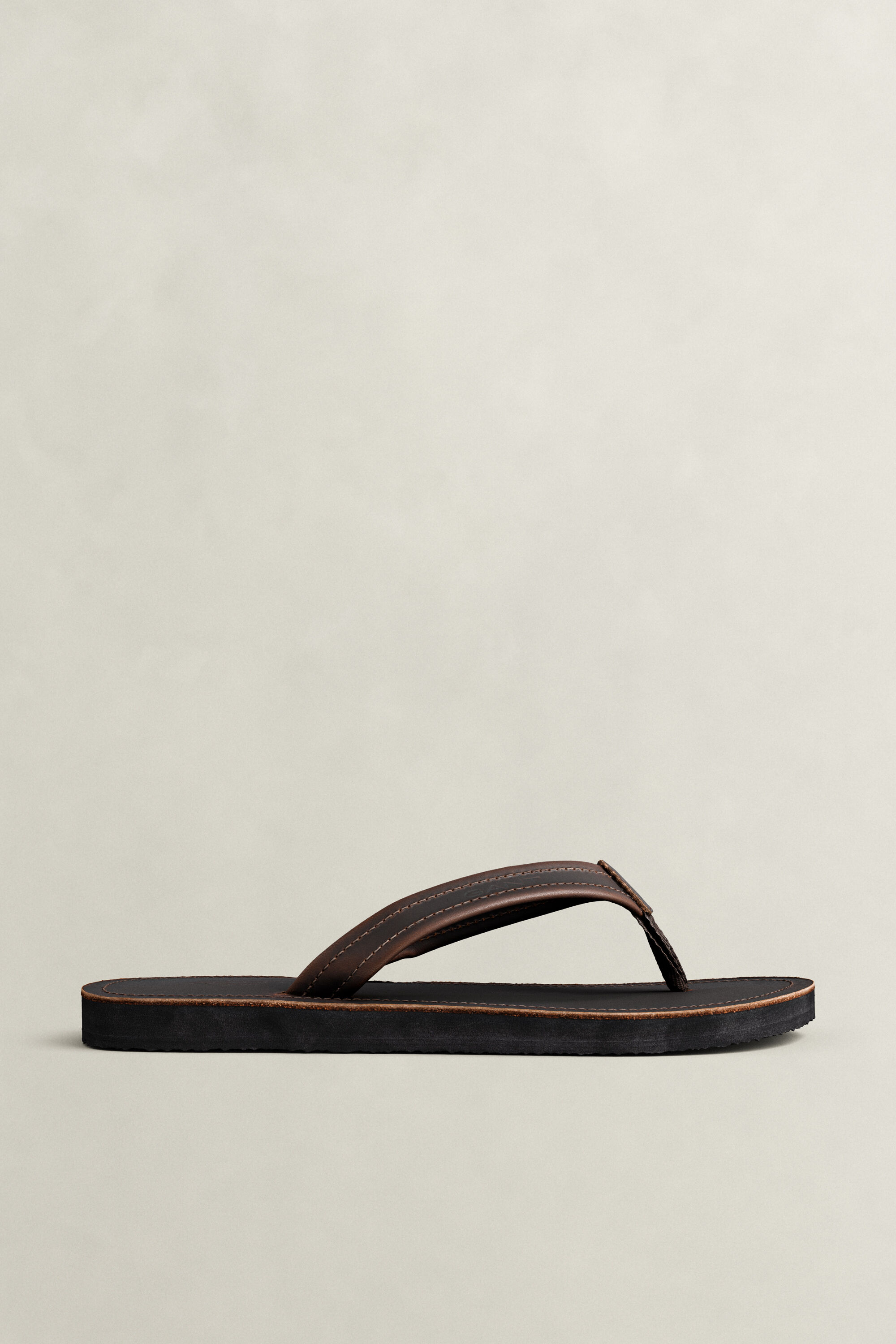 Brodale sandaler i läder