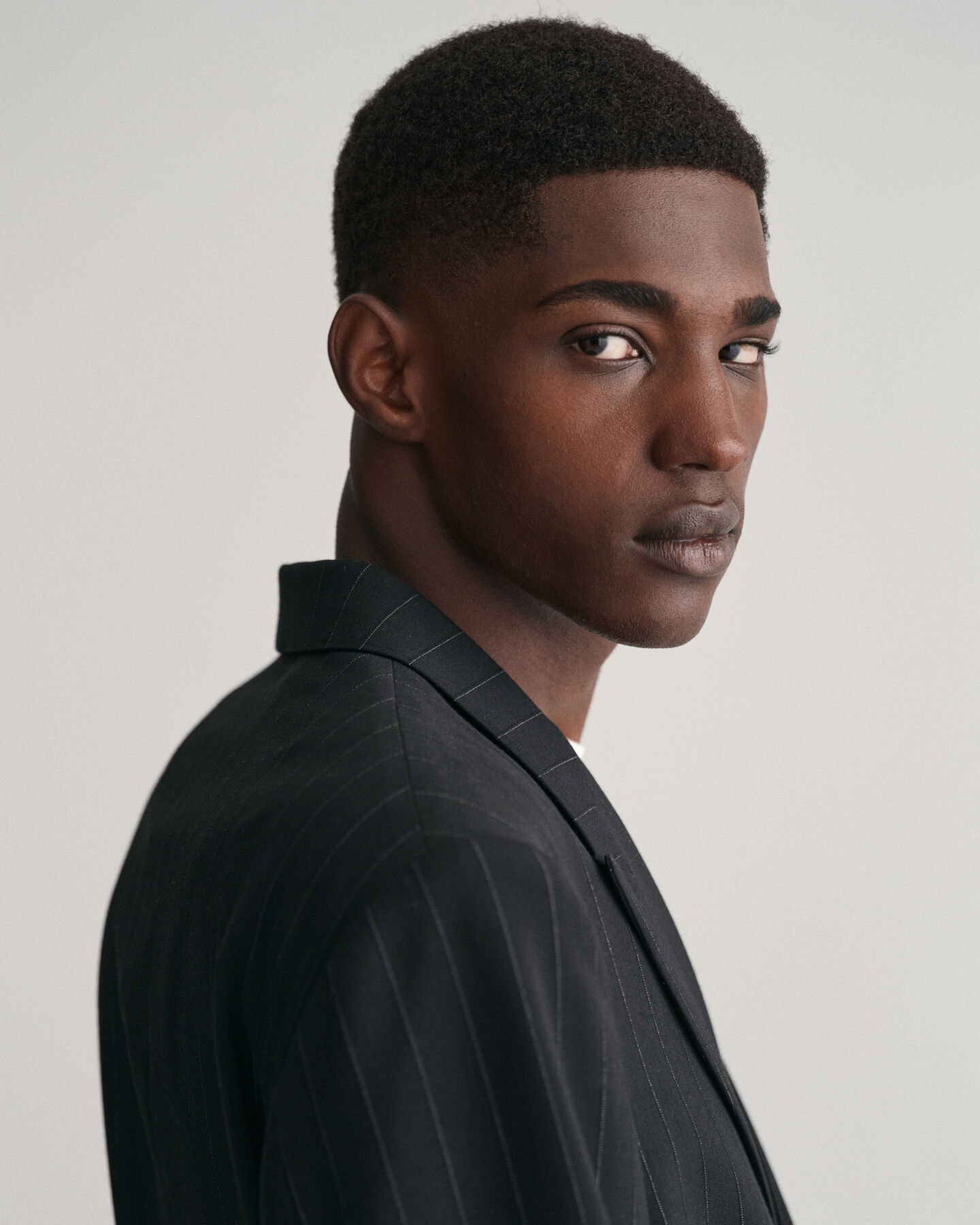 Relaxed fit kritstrecksrandig kostymkavaj