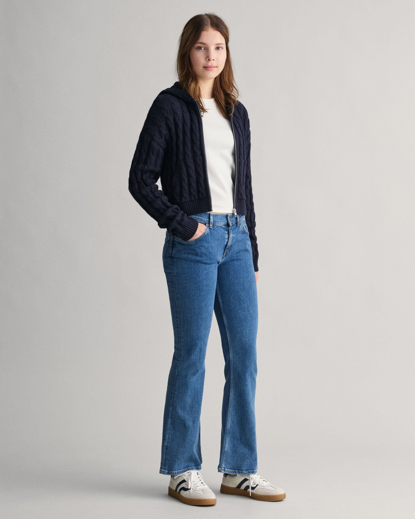 Teen Girls Shield cropped kabelstickad hoodie med dragkedja