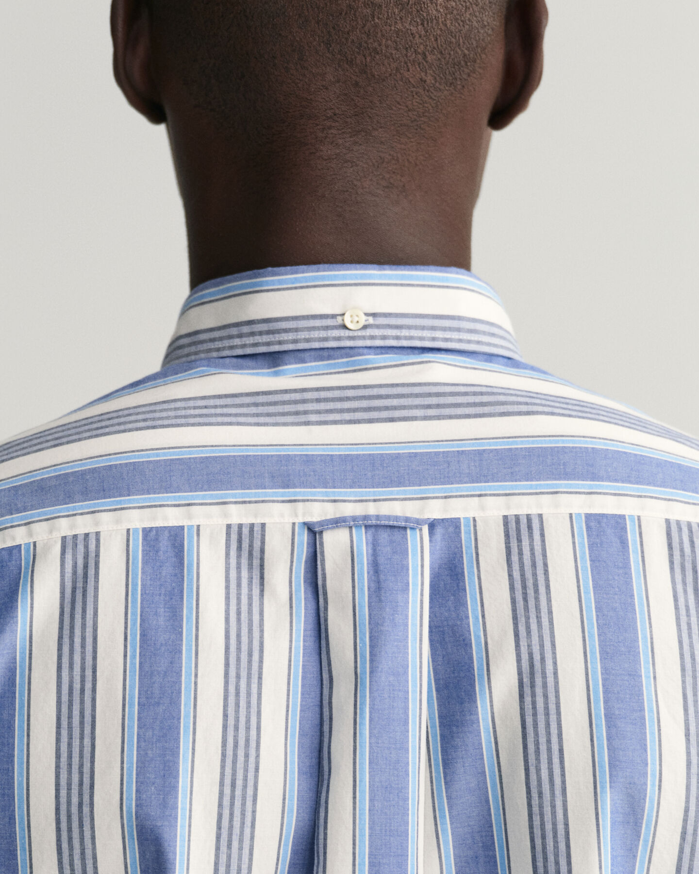 Regular fit f&auml;rgglad randig skjorta