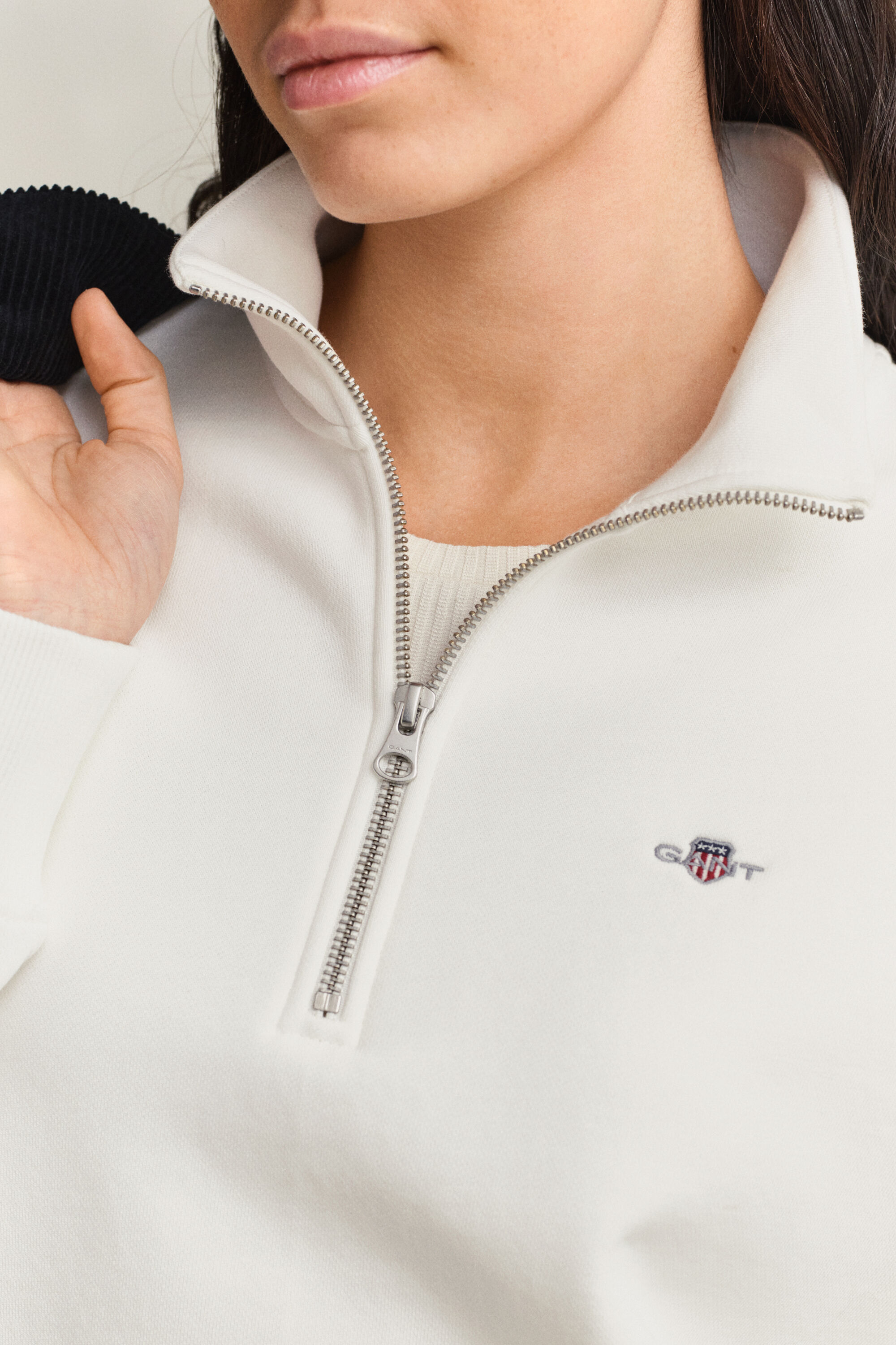 Shield sweatshirt med dragkedja vid halsöppningen