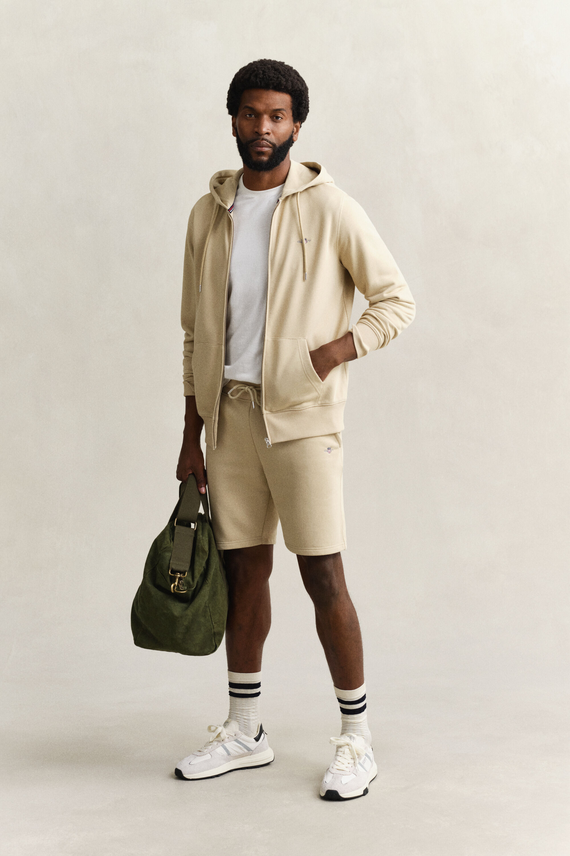 Sweatshorts med sköldemblem