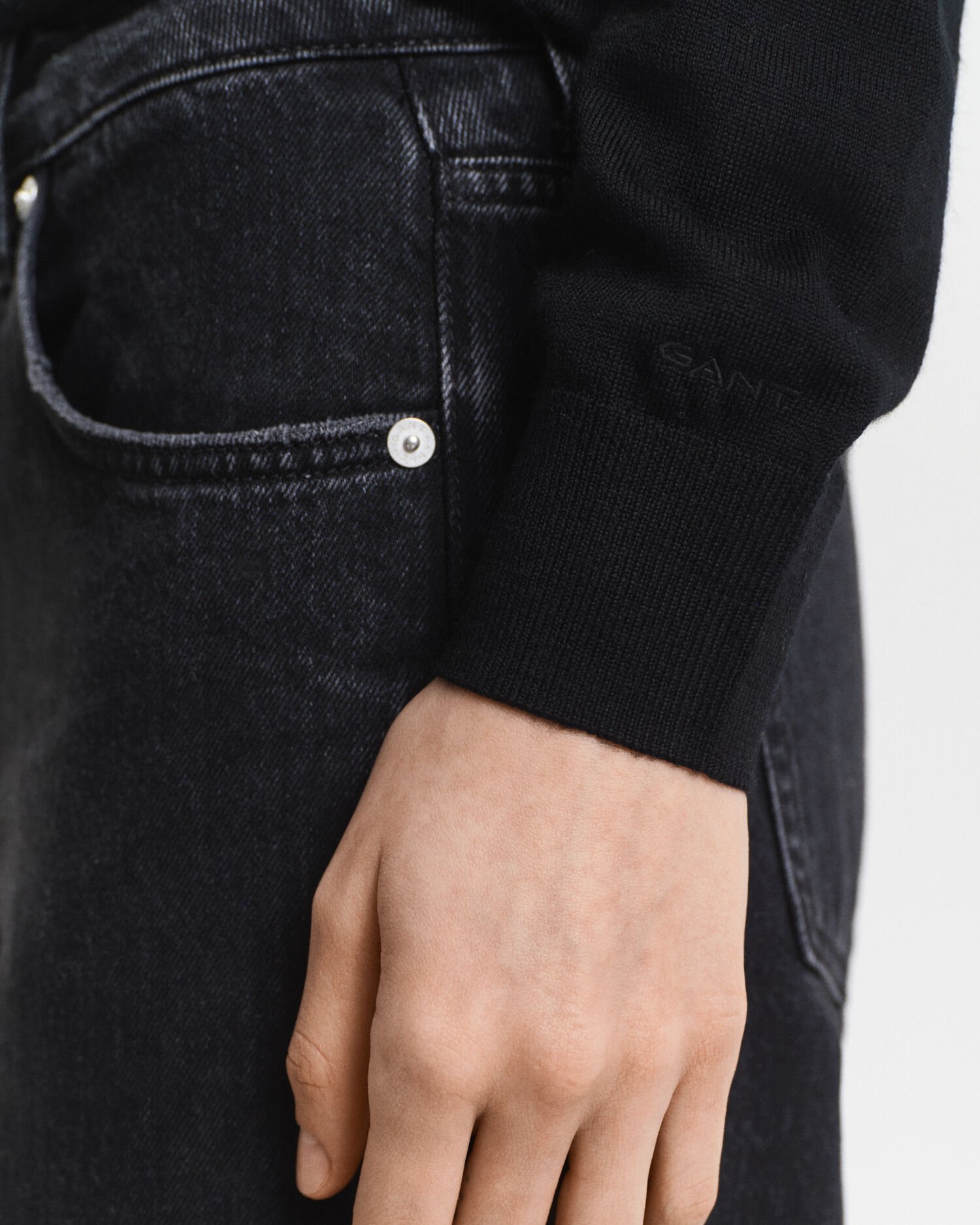 Rundhalsad tröja i extra fin merinoull