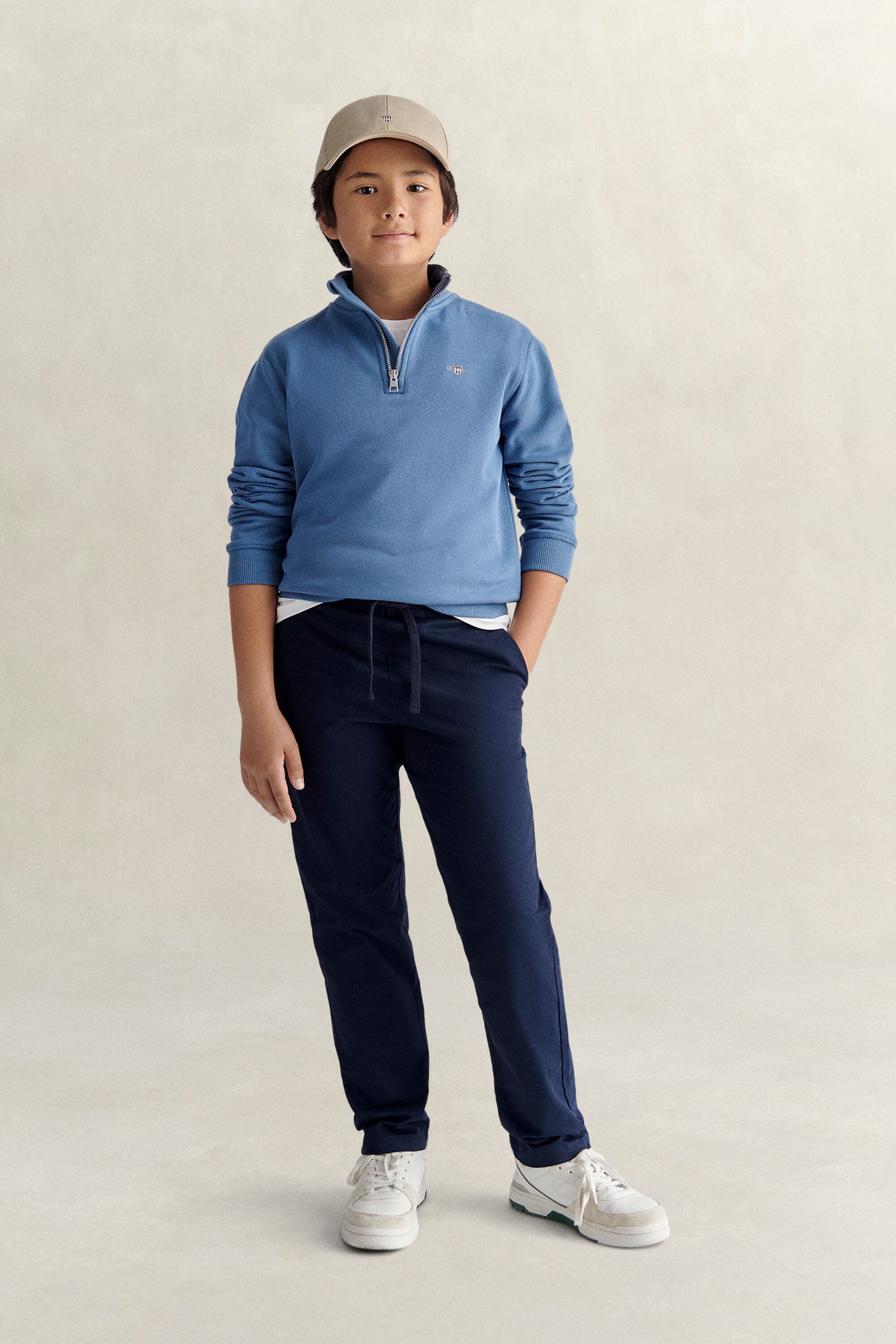 Teen Boys sweatshirt med half-zip och sköldemblem