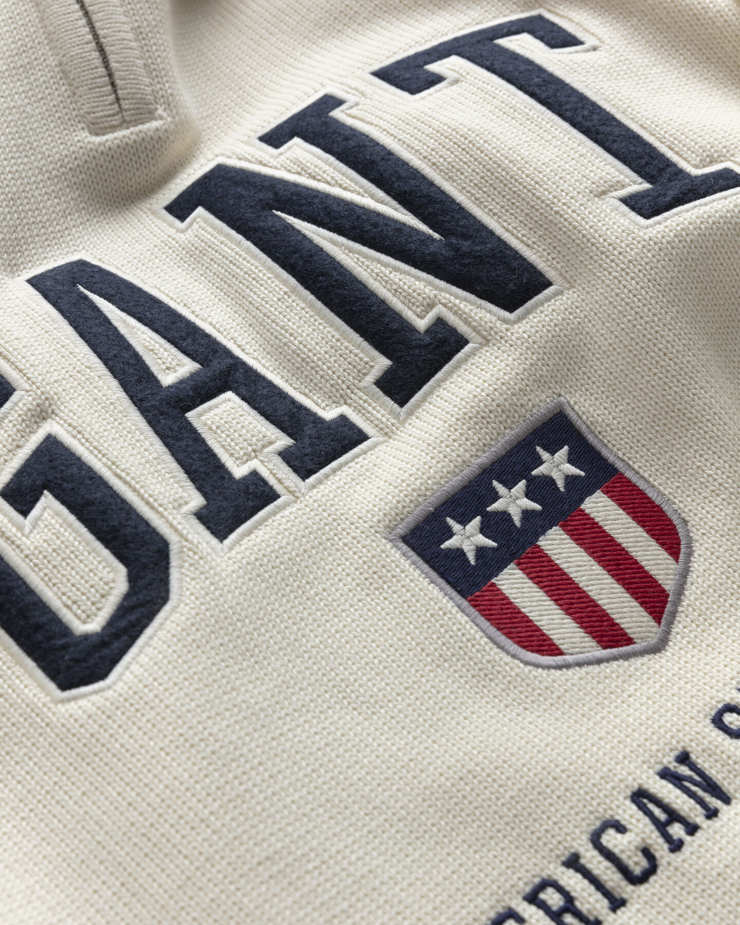 Retro Shield half-zip tröja