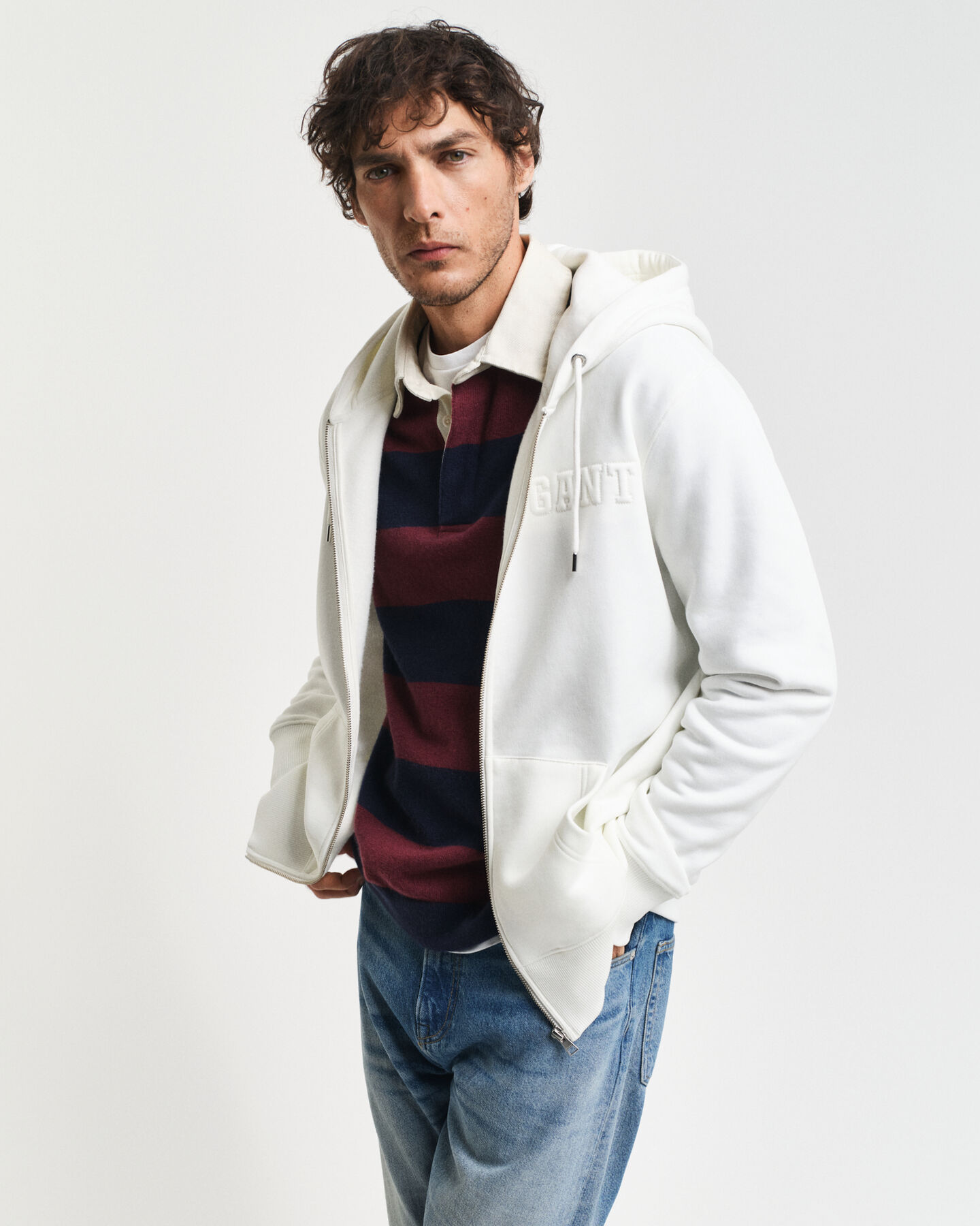 Hoodie med dragkedja och präglat tryck