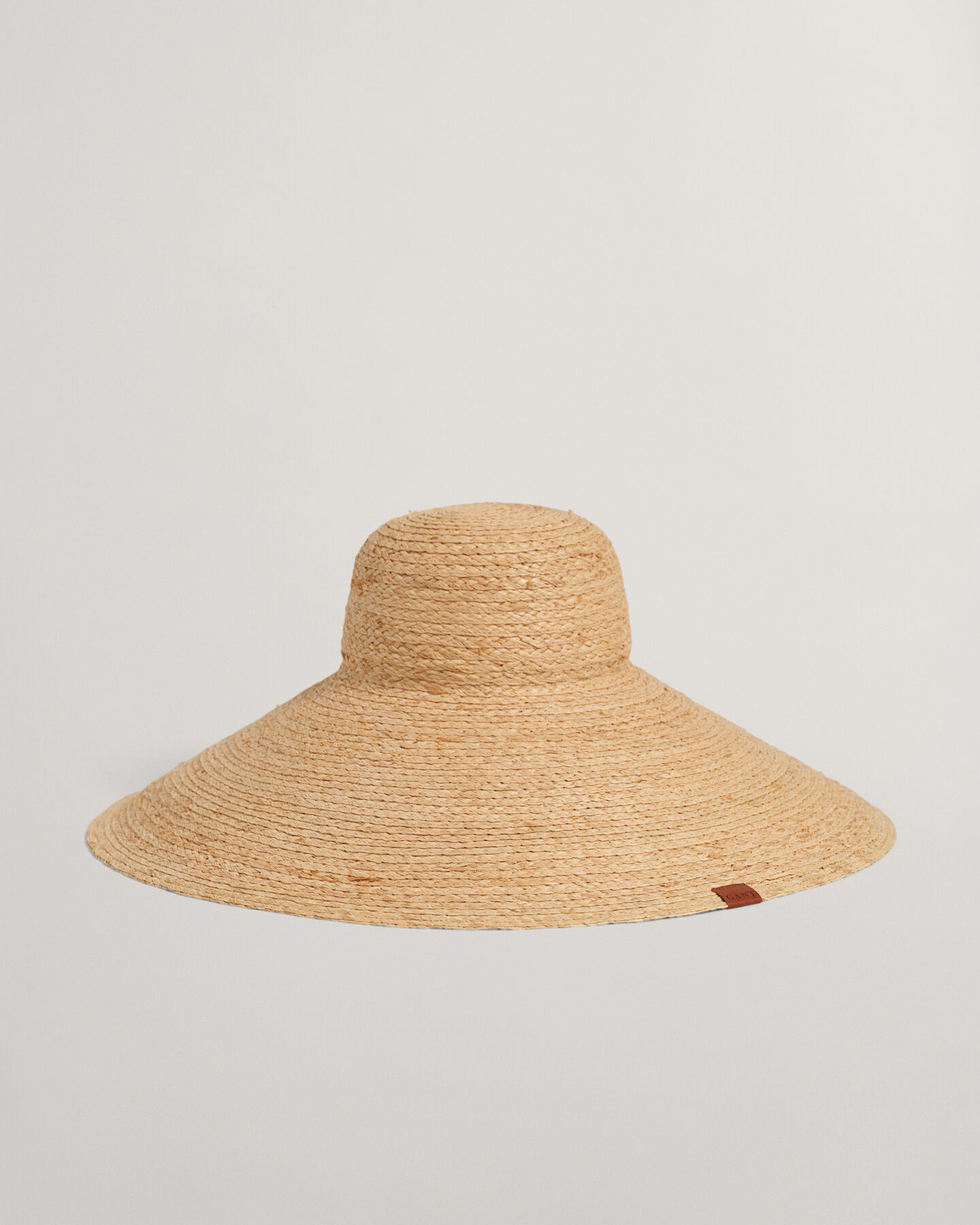 Raffia solhatt