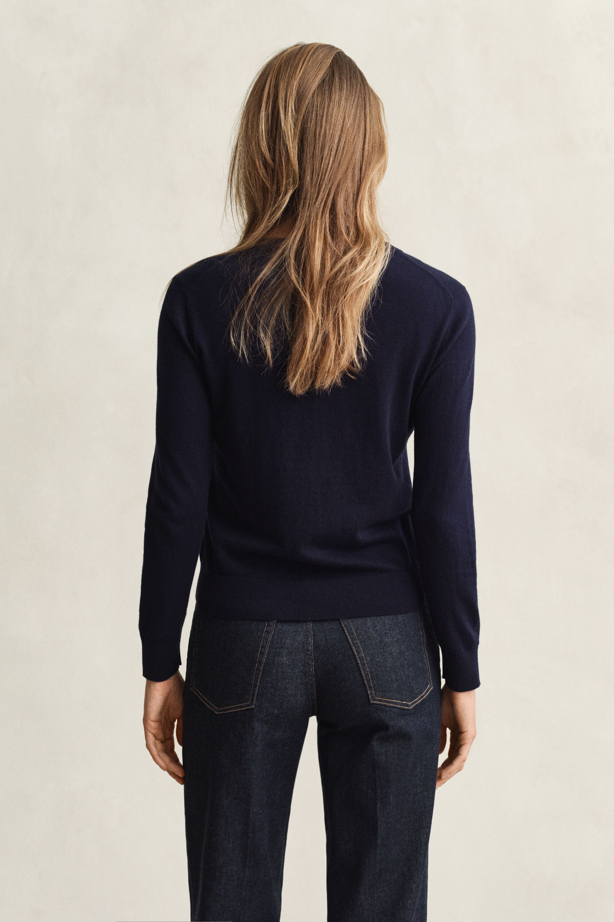 Tunn rundhalsad kofta