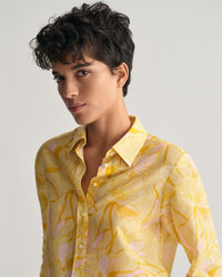 Regular fit skjorta i bomull och silke med magnoliamönster