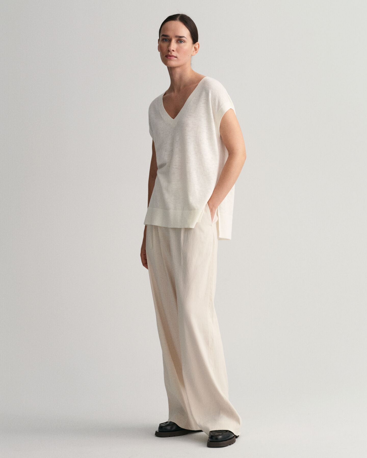 V-ringad slipover i linneblandning