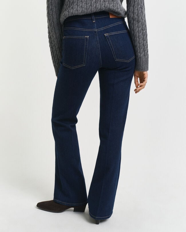Slim fit jeans med utställda ben