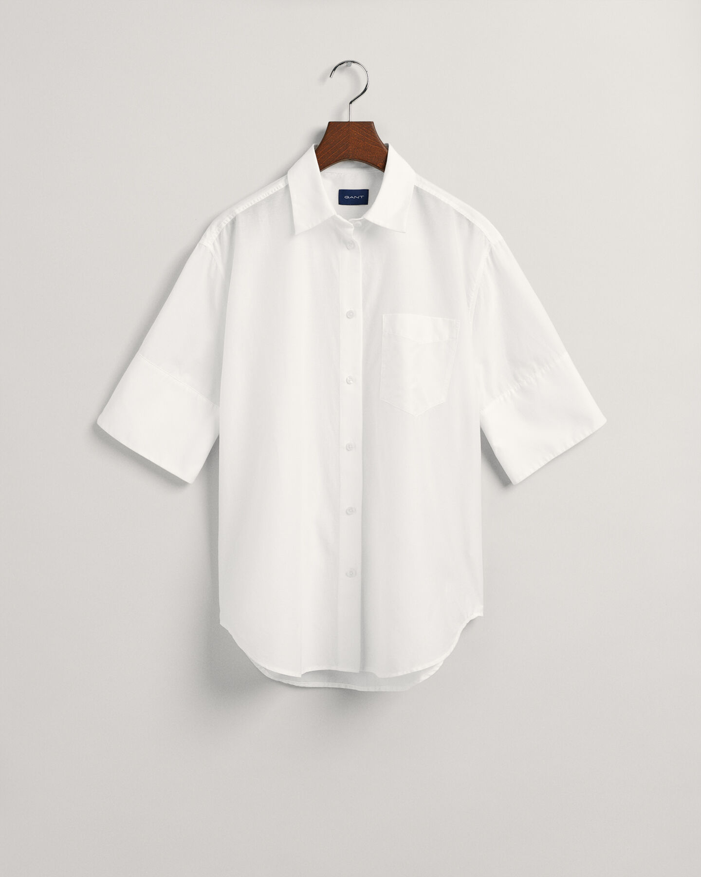 Relaxed fit kort&auml;rmad sidenskjorta