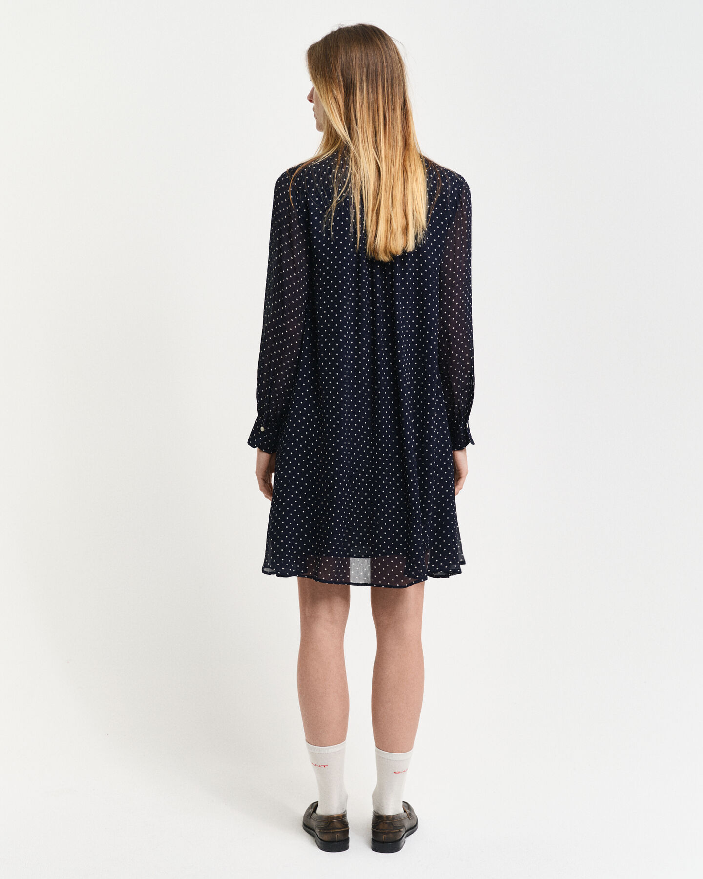 Prickig knytklänning