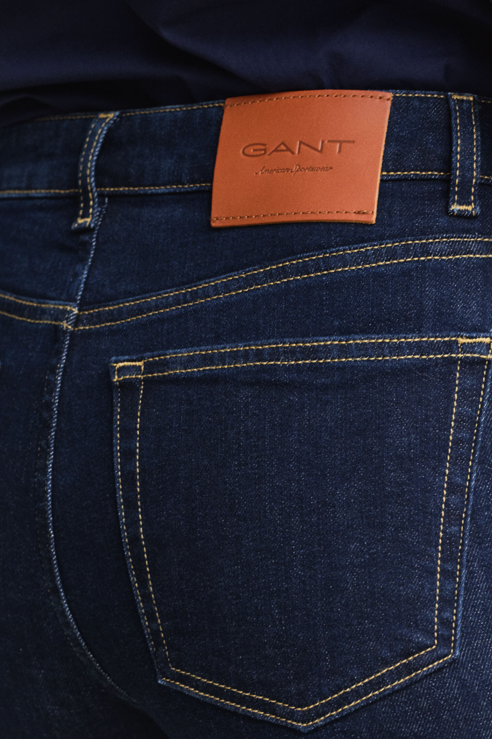 Slim utställda stretchjeans