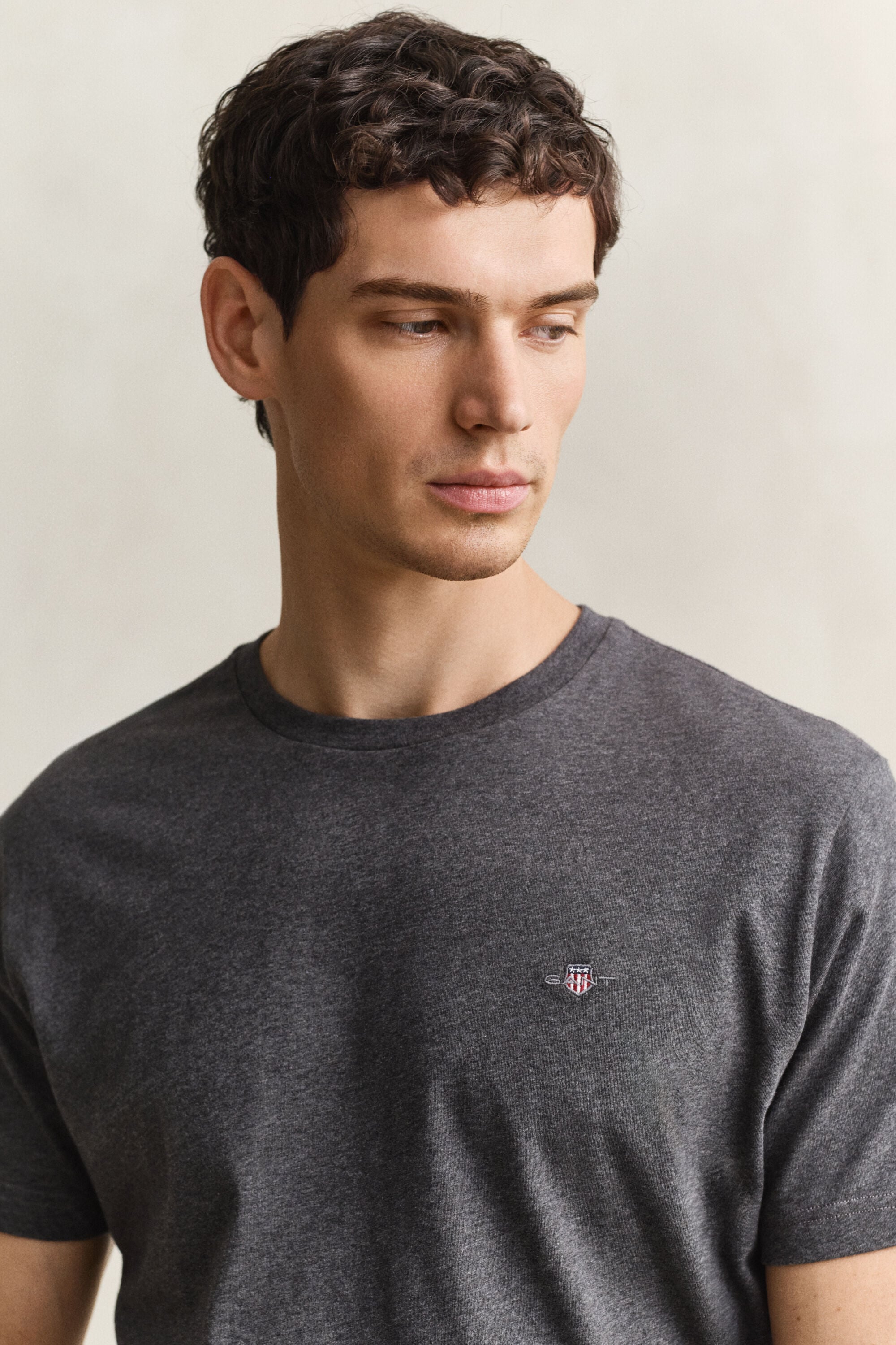 Regular fit T-shirt med sköld