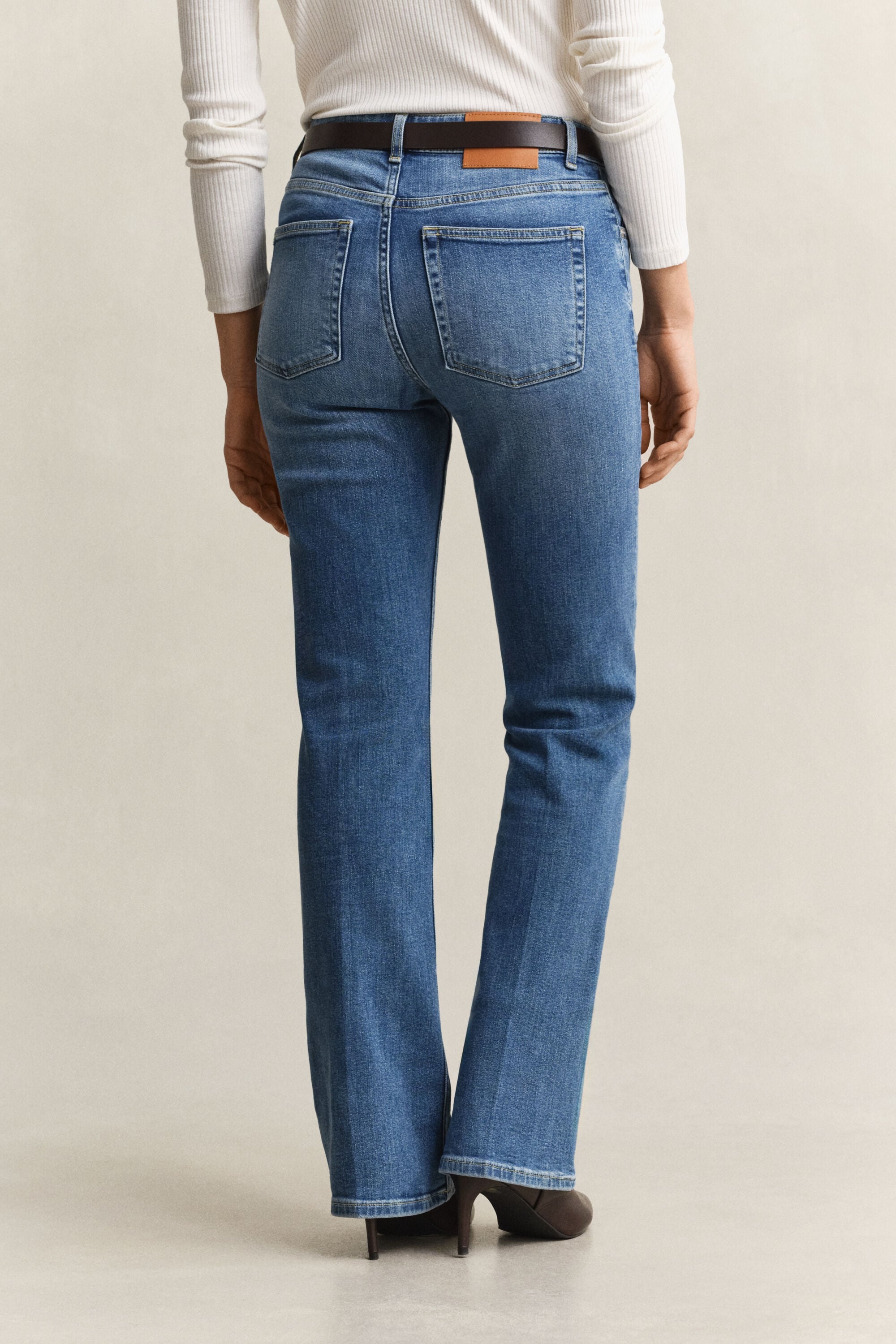 Slim utställda stretchjeans