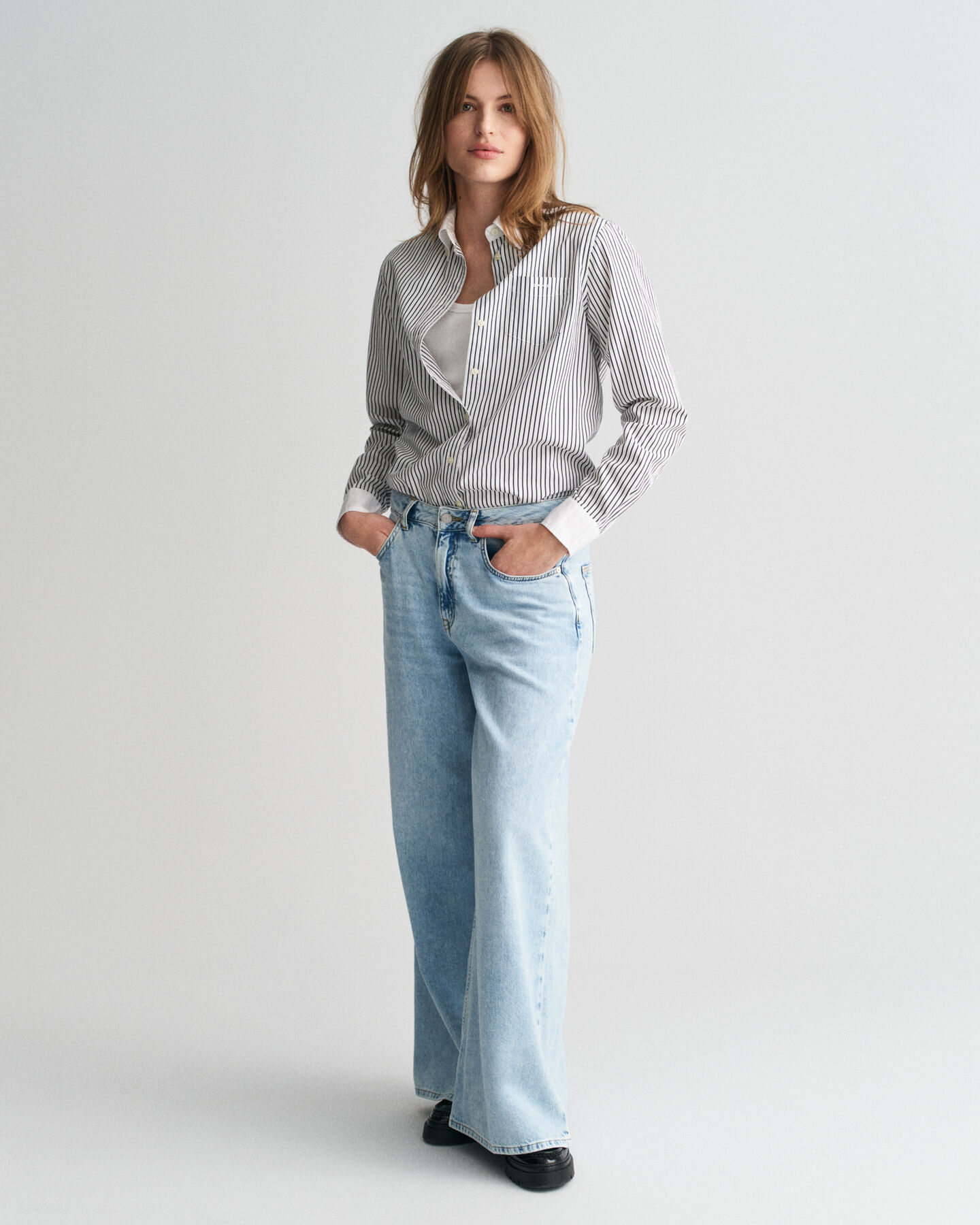 Regular fit randig skjorta med kontrastkrage