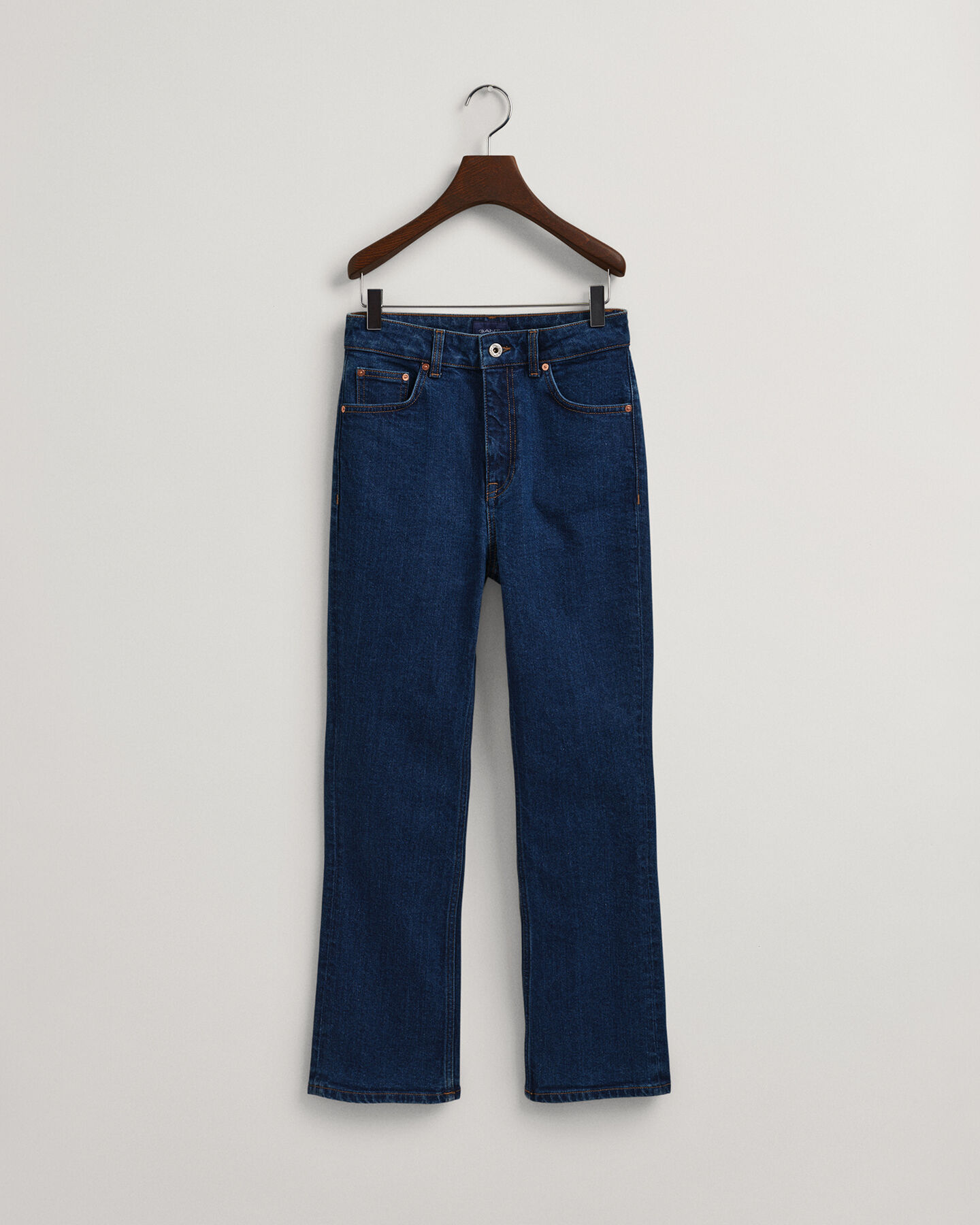 Cropped utställda jeans