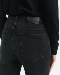 Slim fit cropped svarta jeans
