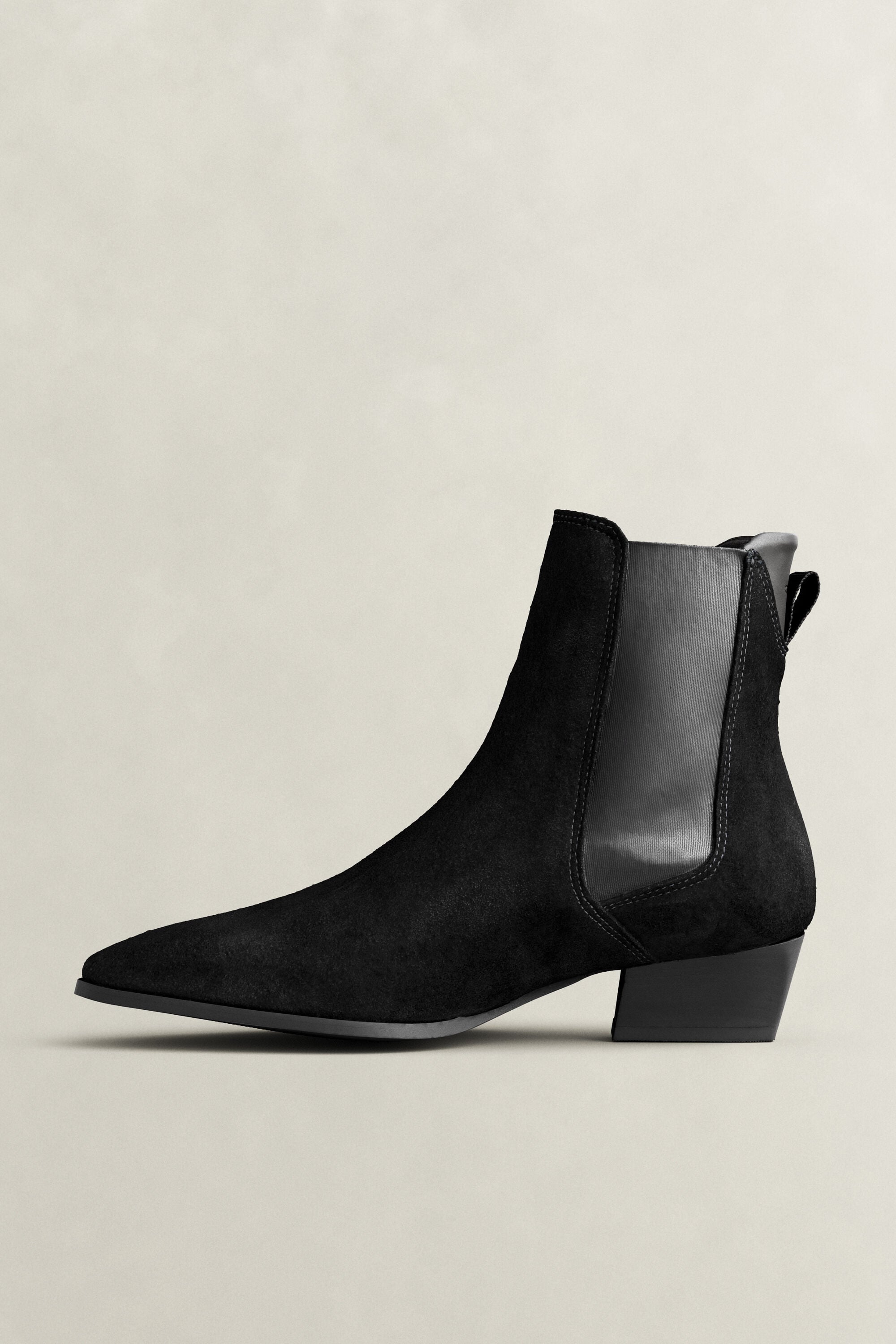 Bassotte chelseaboots i mocka