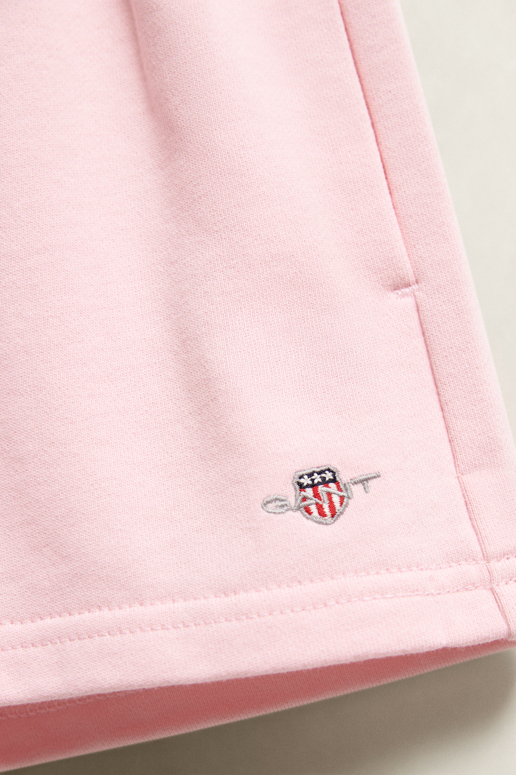 Girls sweatshorts med sköldemblem