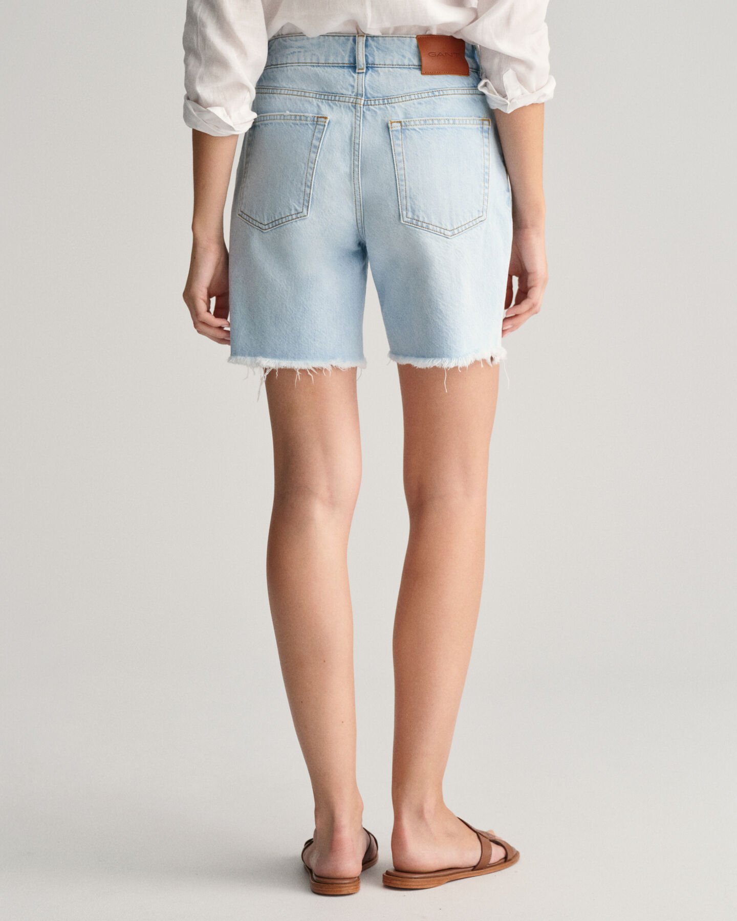 Regular fit halvl&aring;nga denimshorts