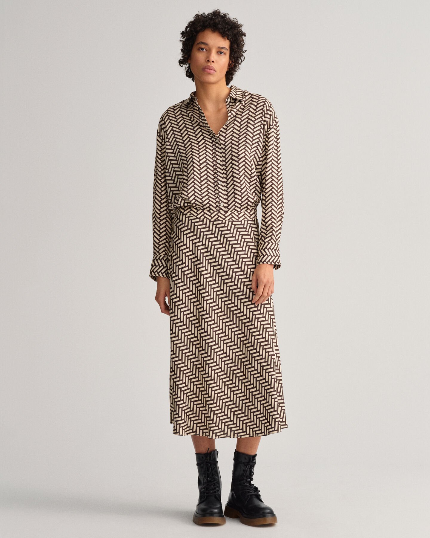 Geometric A-linjeformad kjol