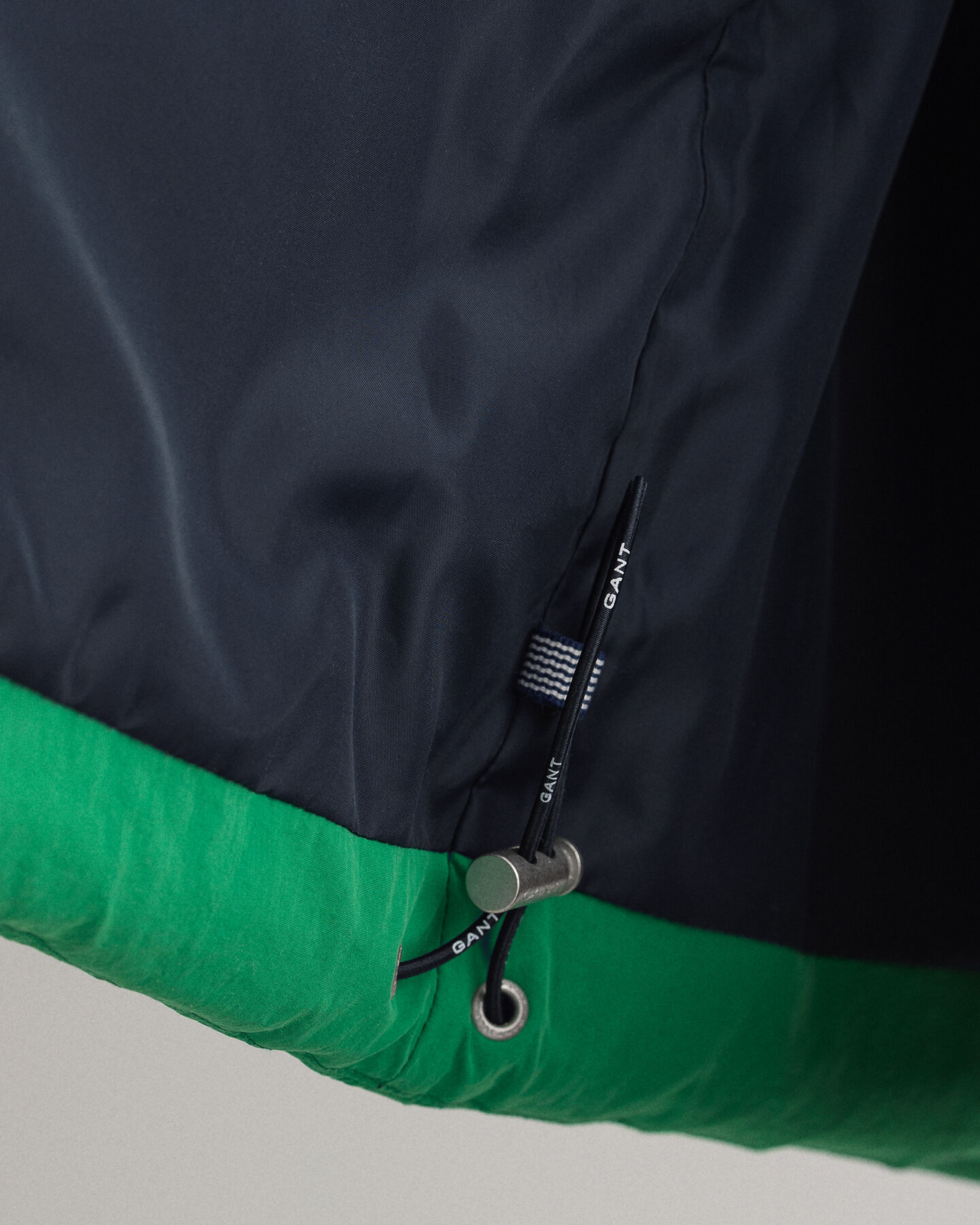 Vadderad v&auml;st med f&auml;rgblock