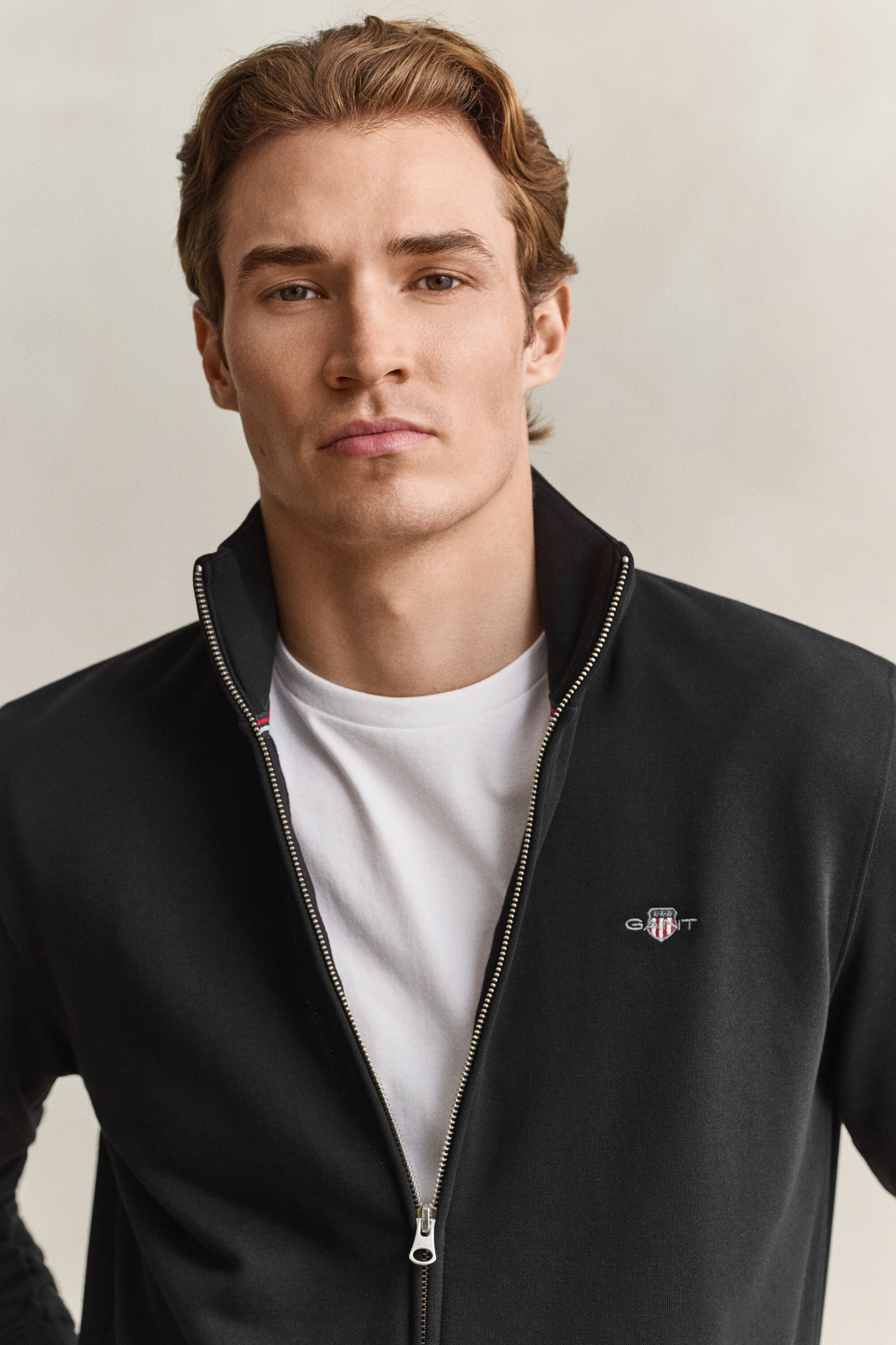 Shield sweatshirt med dragkedja
