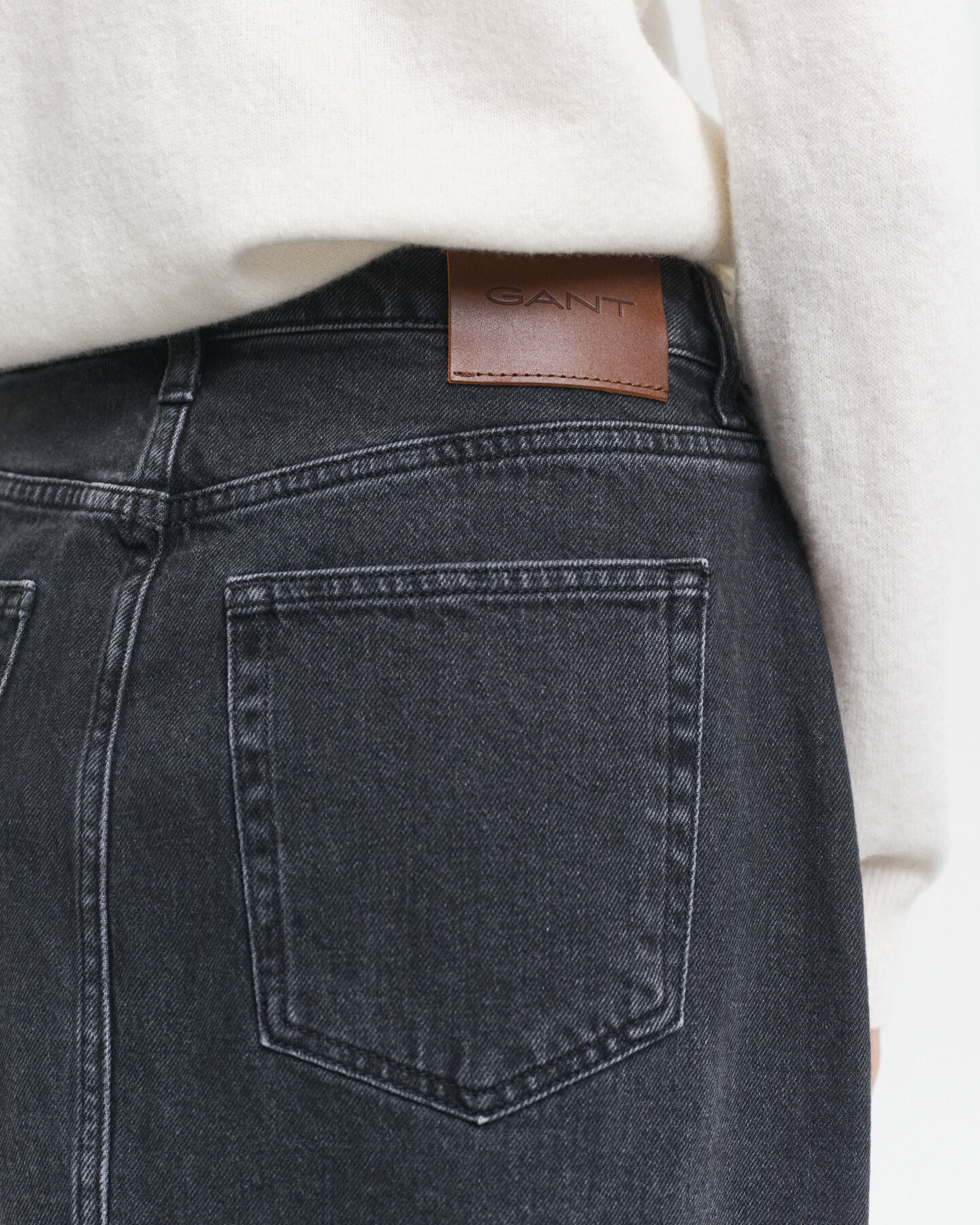 Midikjol i denim med knappar