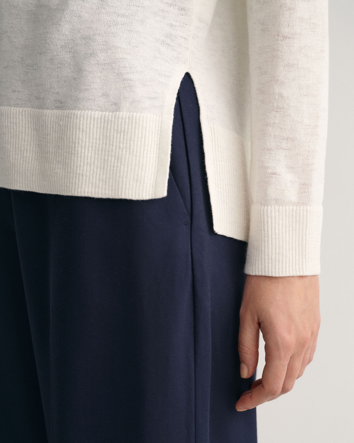 V-ringad tr&ouml;ja i linneblandning