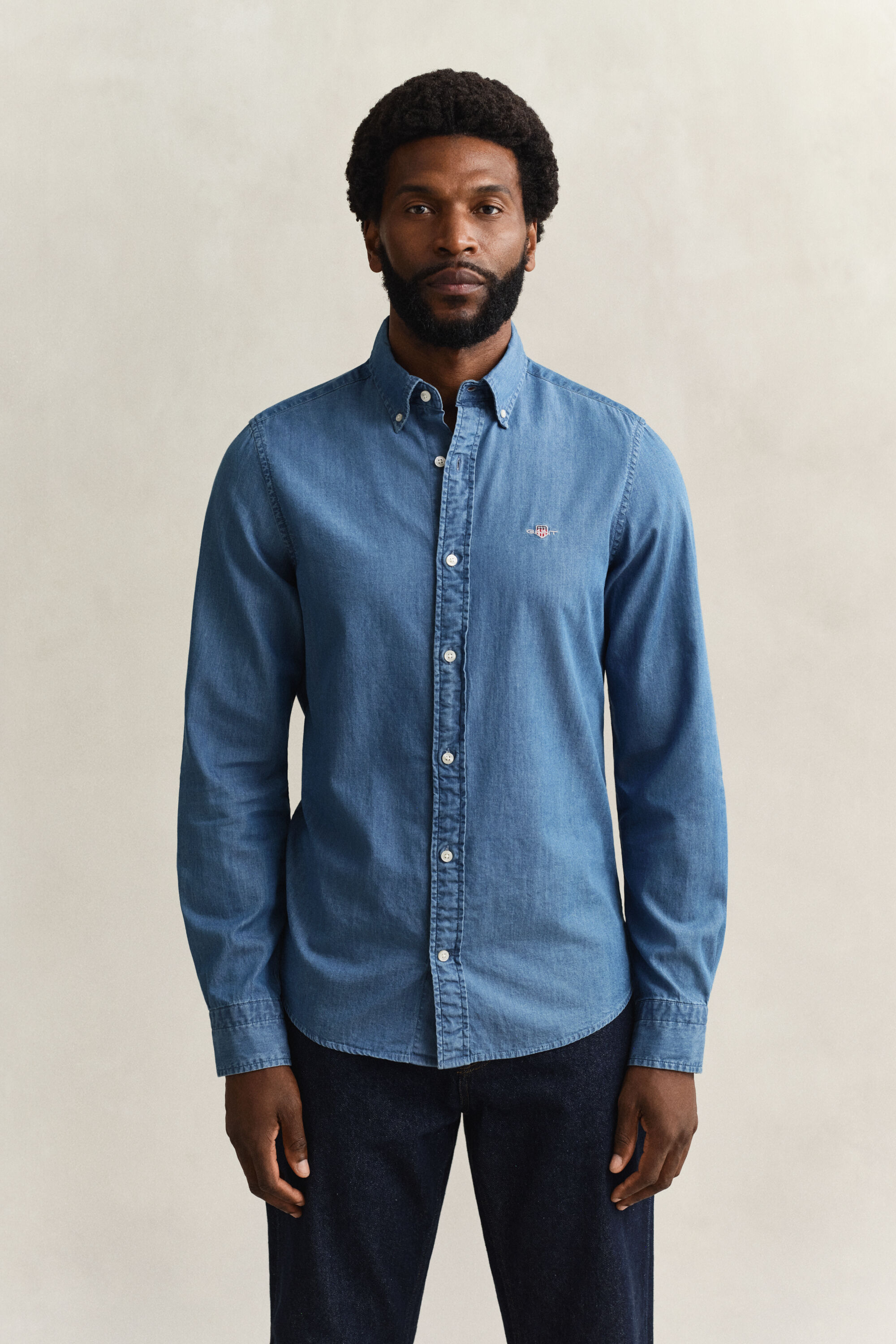 Slim fit indigofärgad skjorta
