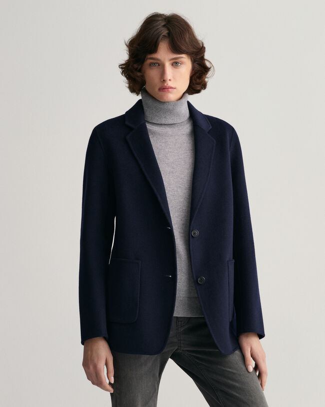 Handsydd kavaj med rak skärning