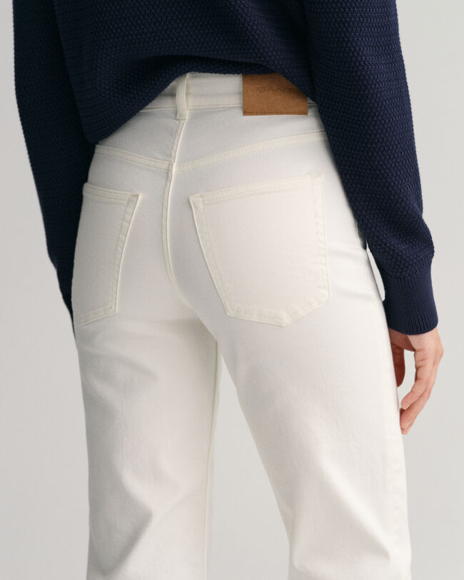 Cropped färgade jeans med vida ben
