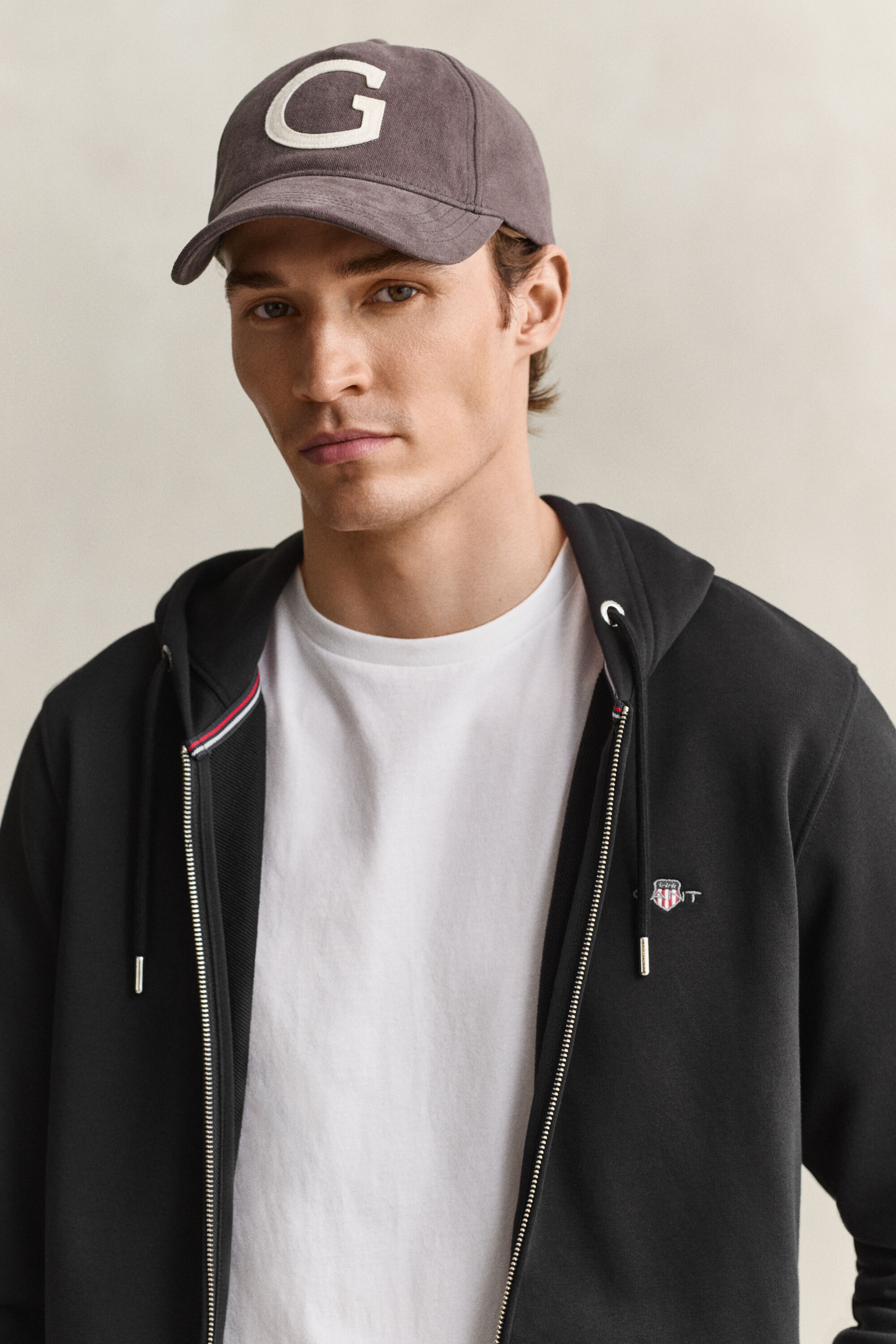 Shield hoodie med dragkedja