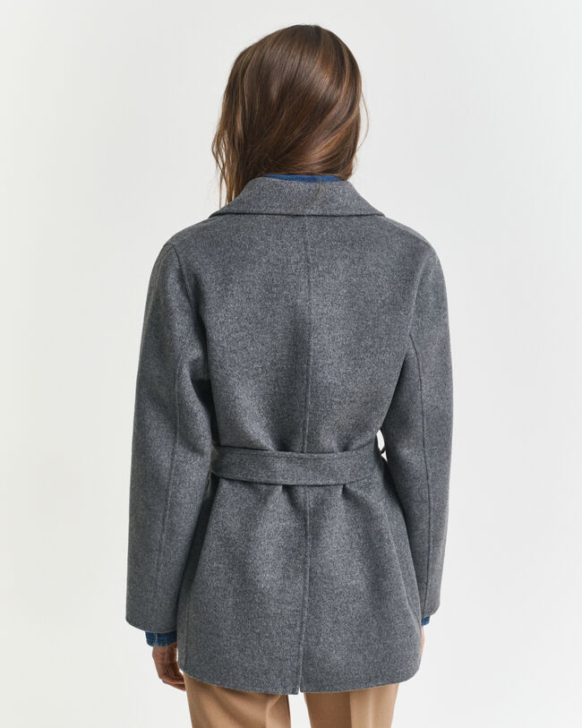 Handsydd jacka med bälte