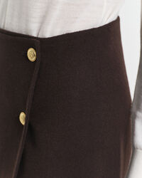 Handsydd omlottkjol i midilängd