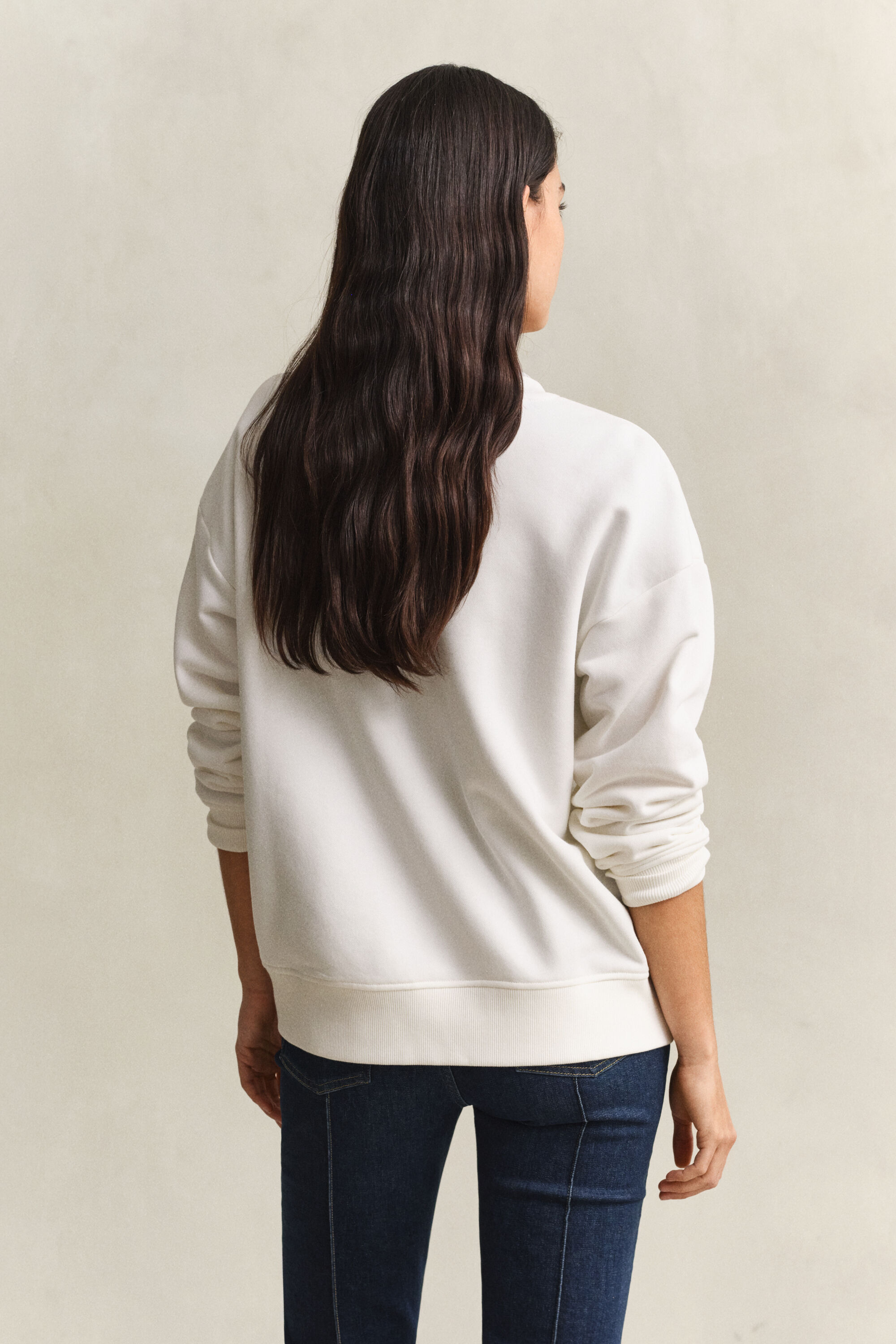 Sweatshirt med sköldemblem