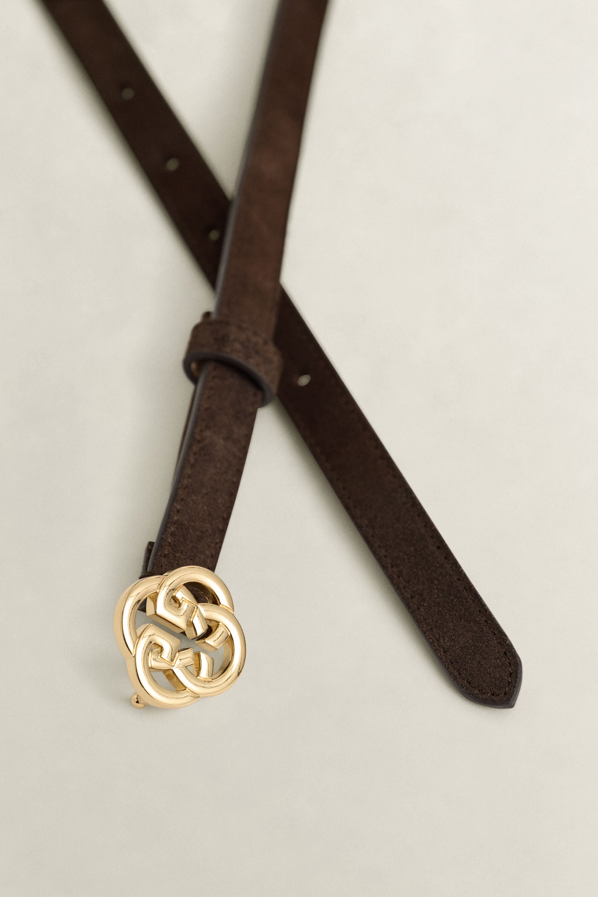 Monogrambälte i mocka
