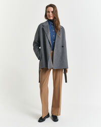 Handsydd jacka med bälte