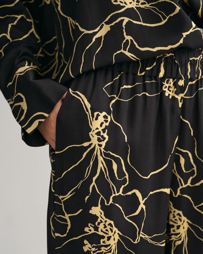 Line Drawing dra-p&aring;-byxor