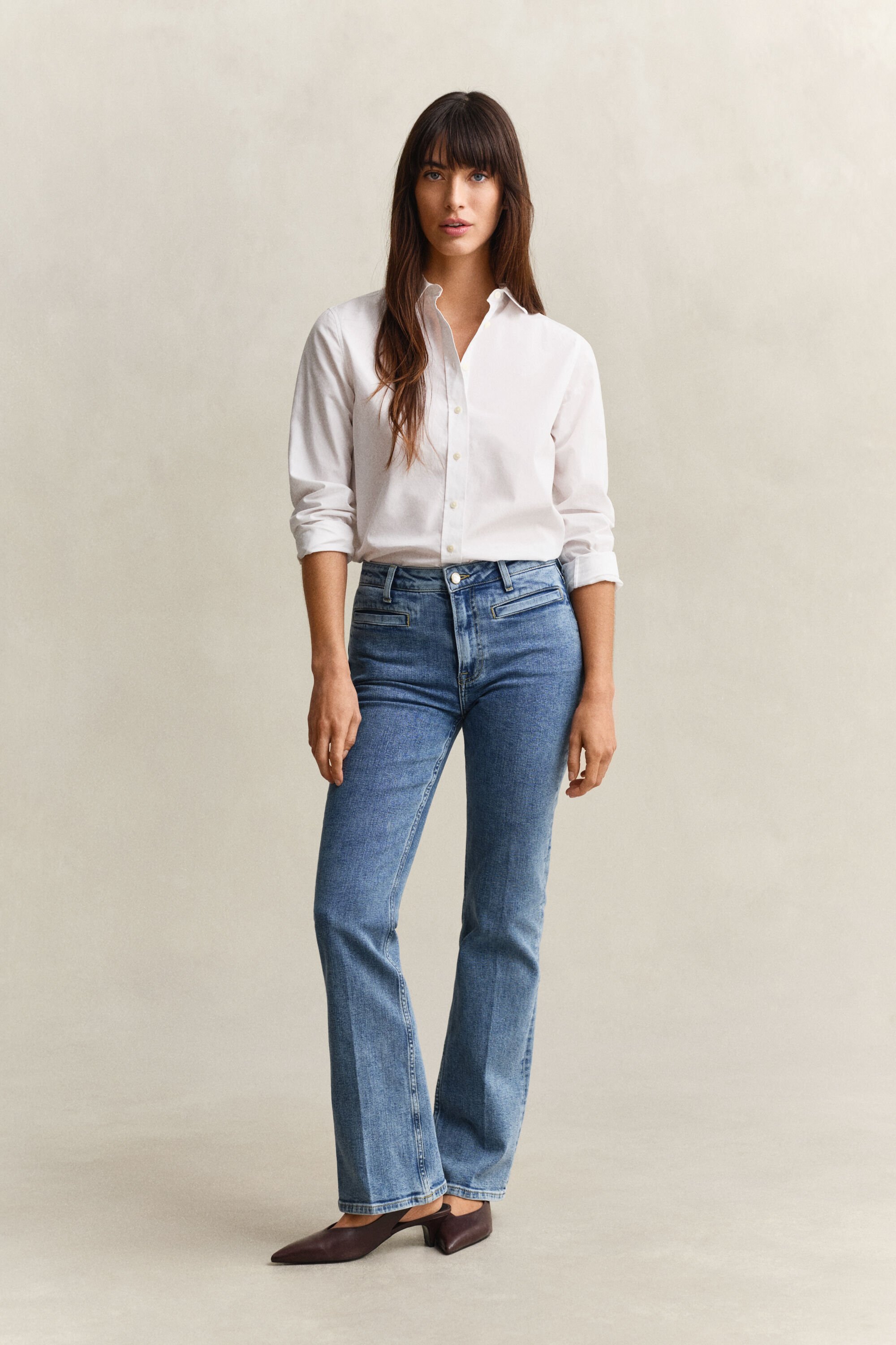 Utställda jeans med monogram