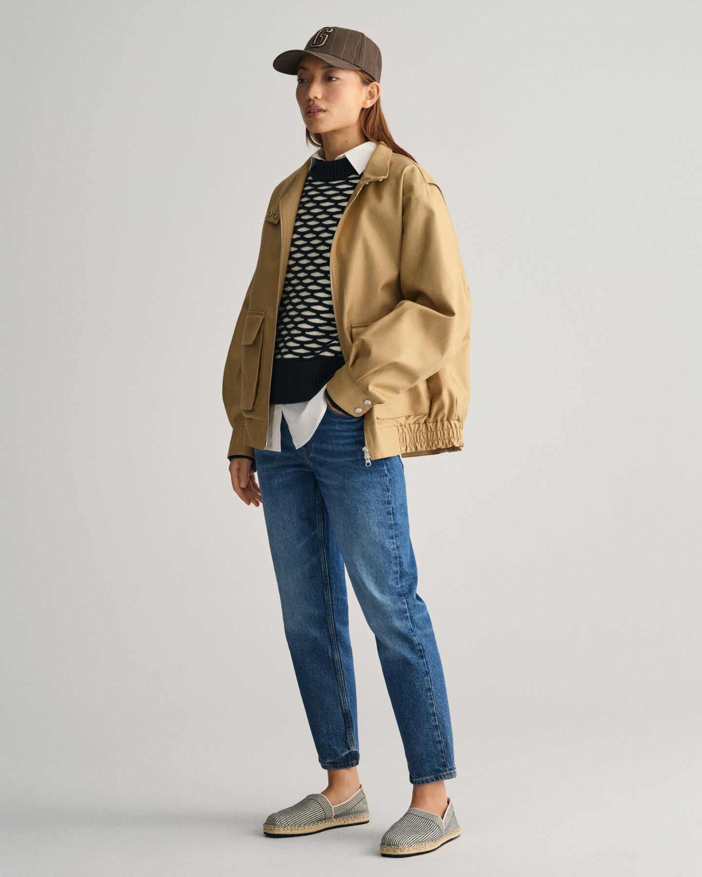 Intarsiastickad tr&ouml;ja med rund hals