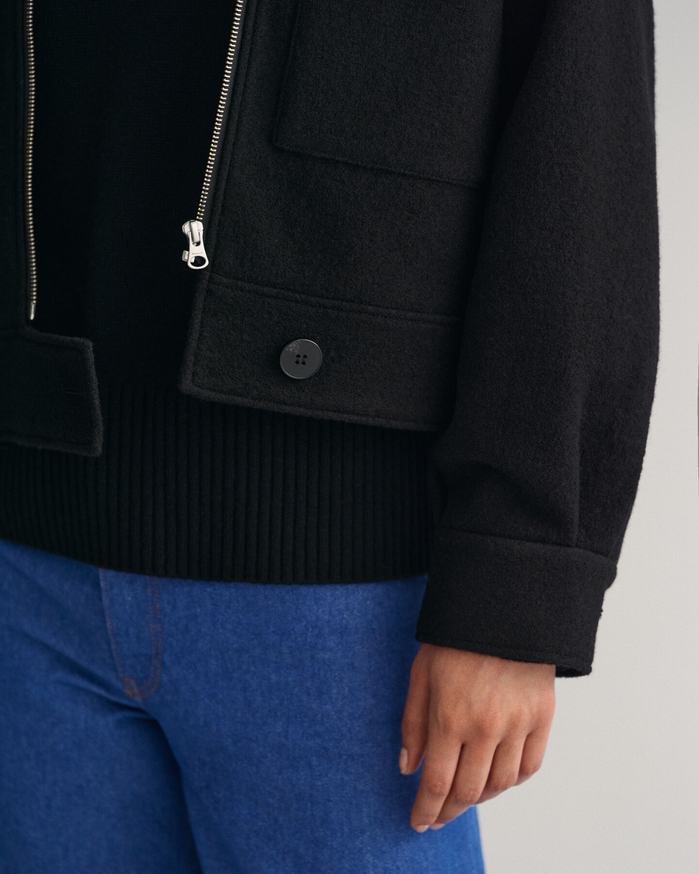 Jacka i boucl&eacute; med dragkedja