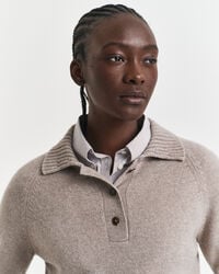 Stickad rugger i ull- och kashmirblandning