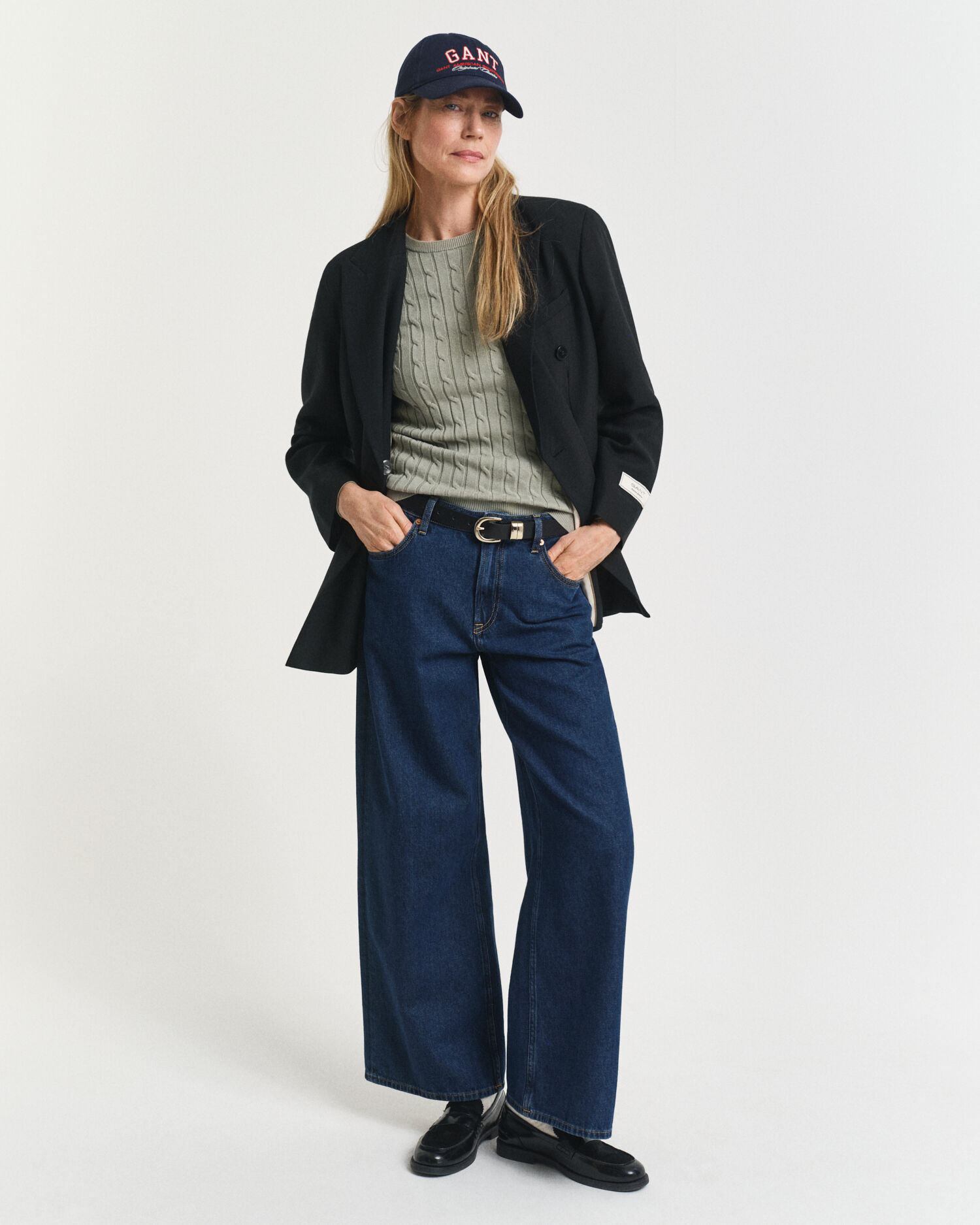 Kabelstickad tröja med rund hals