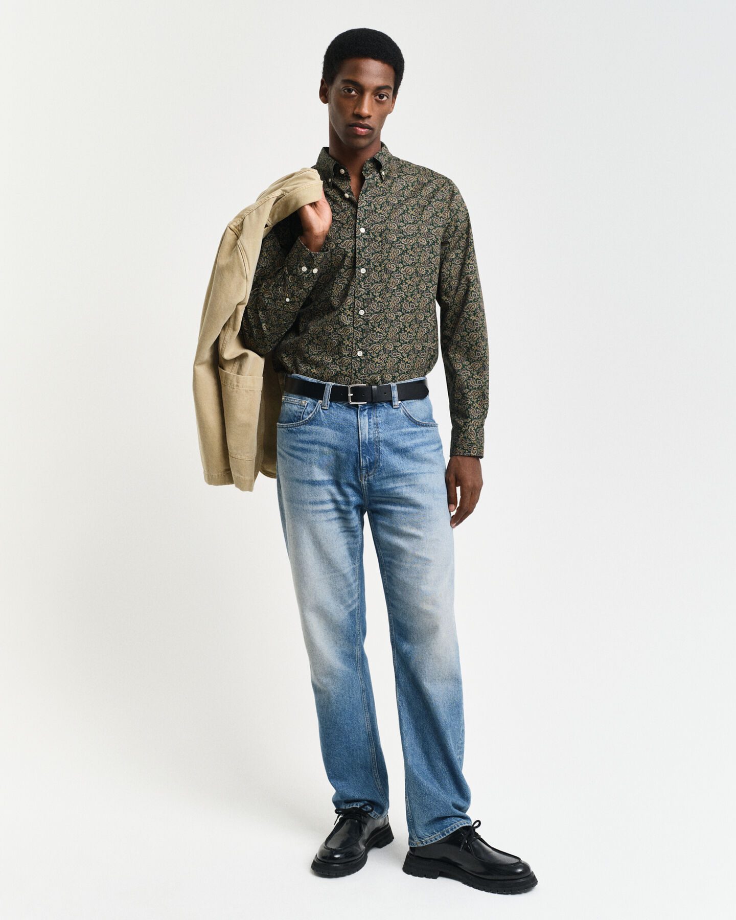 Regular fit paisleym&ouml;nstrad skjorta