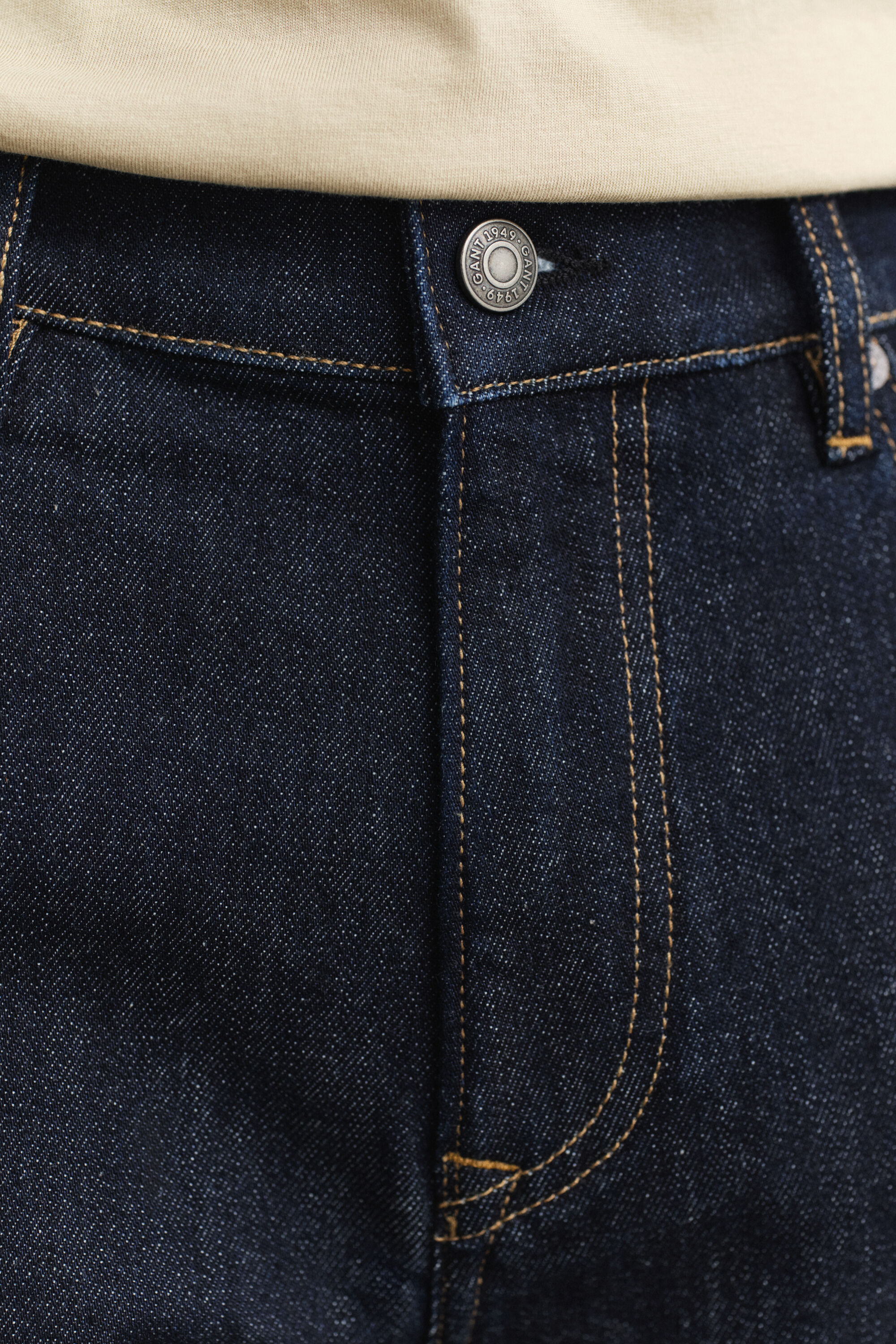 Regular fit jeans i stilren tvätt