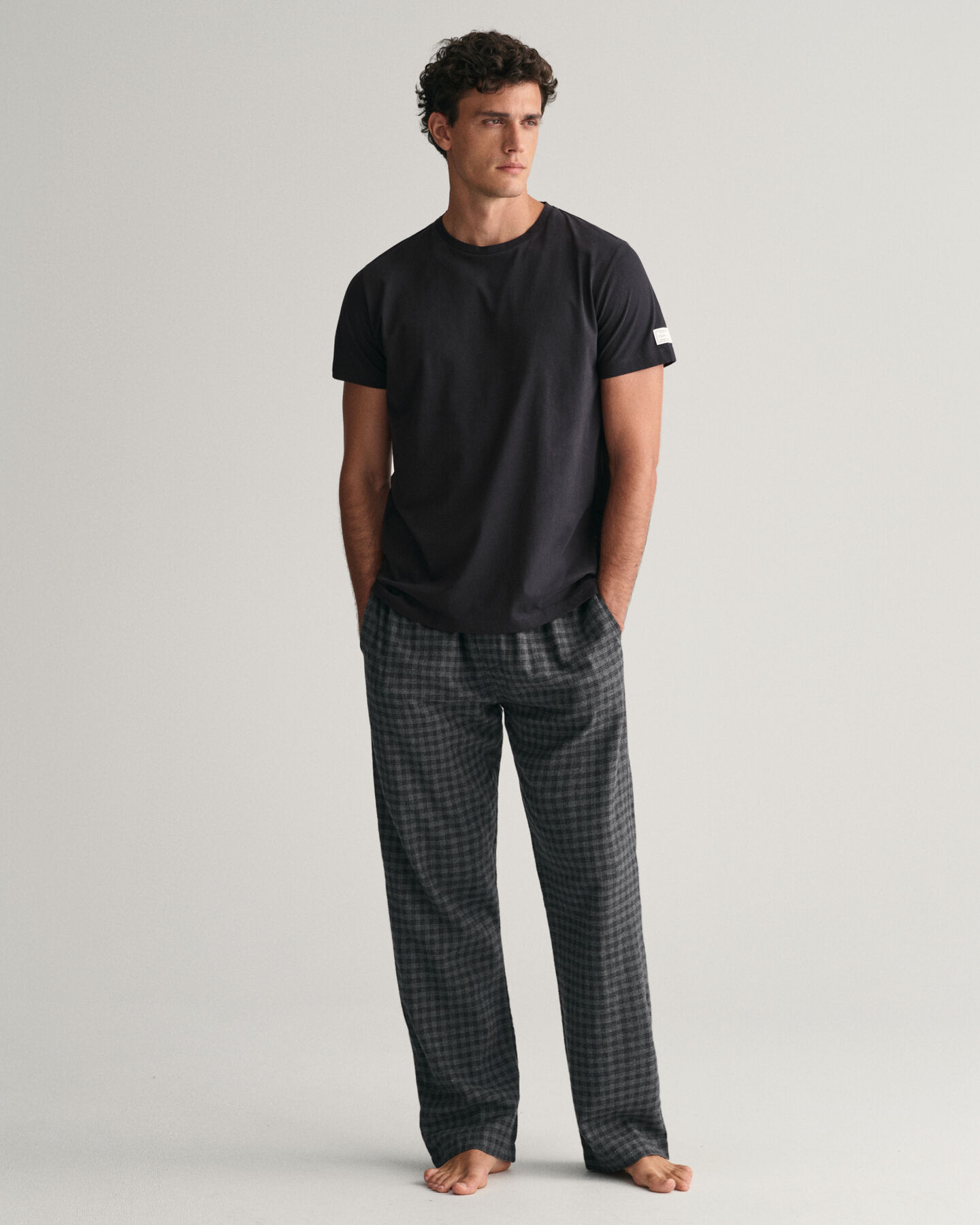 Presentf&ouml;rpackning med pyjamasbyxor och T-shirt i flanell